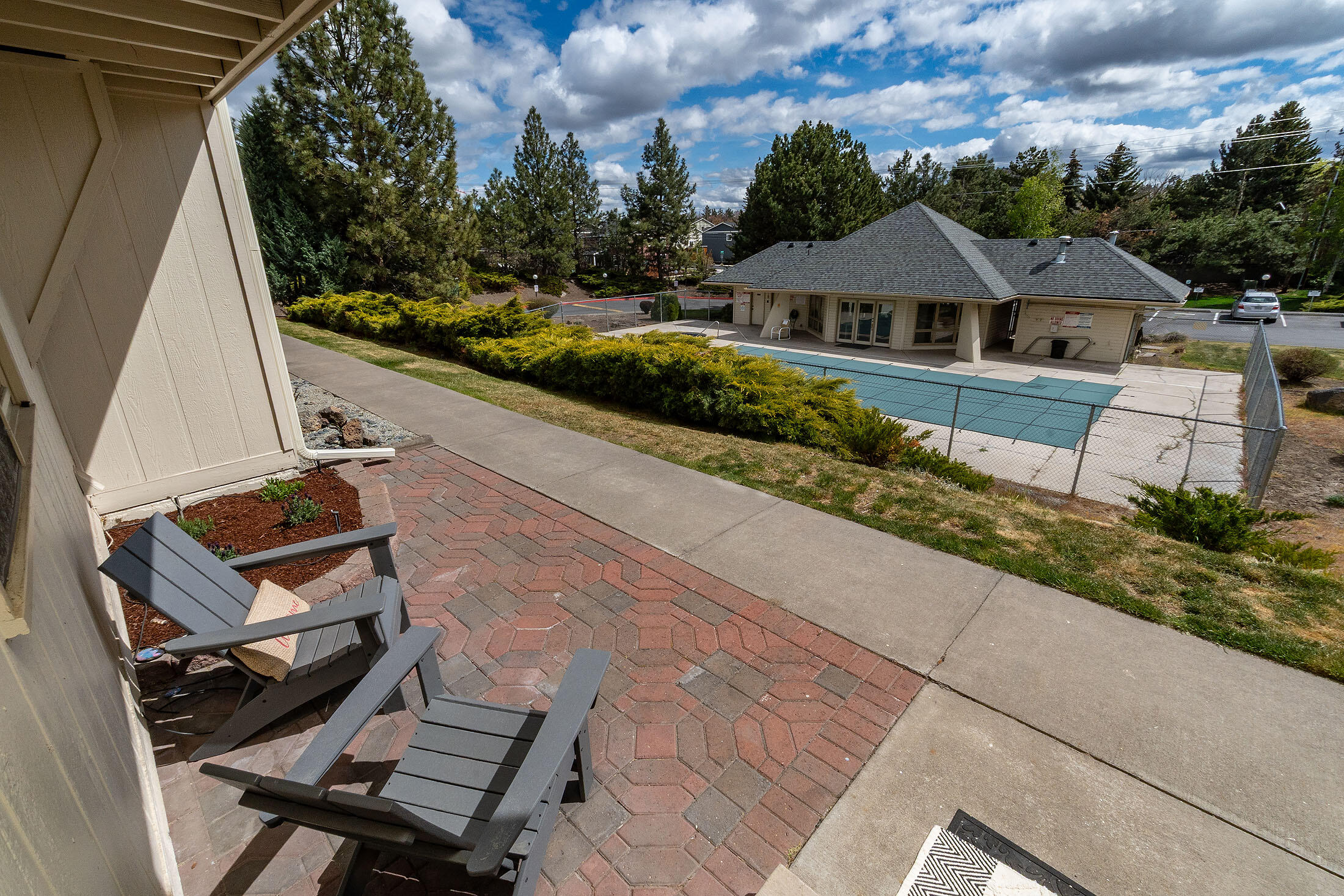 1050 NE Butler Market Road, APT 28