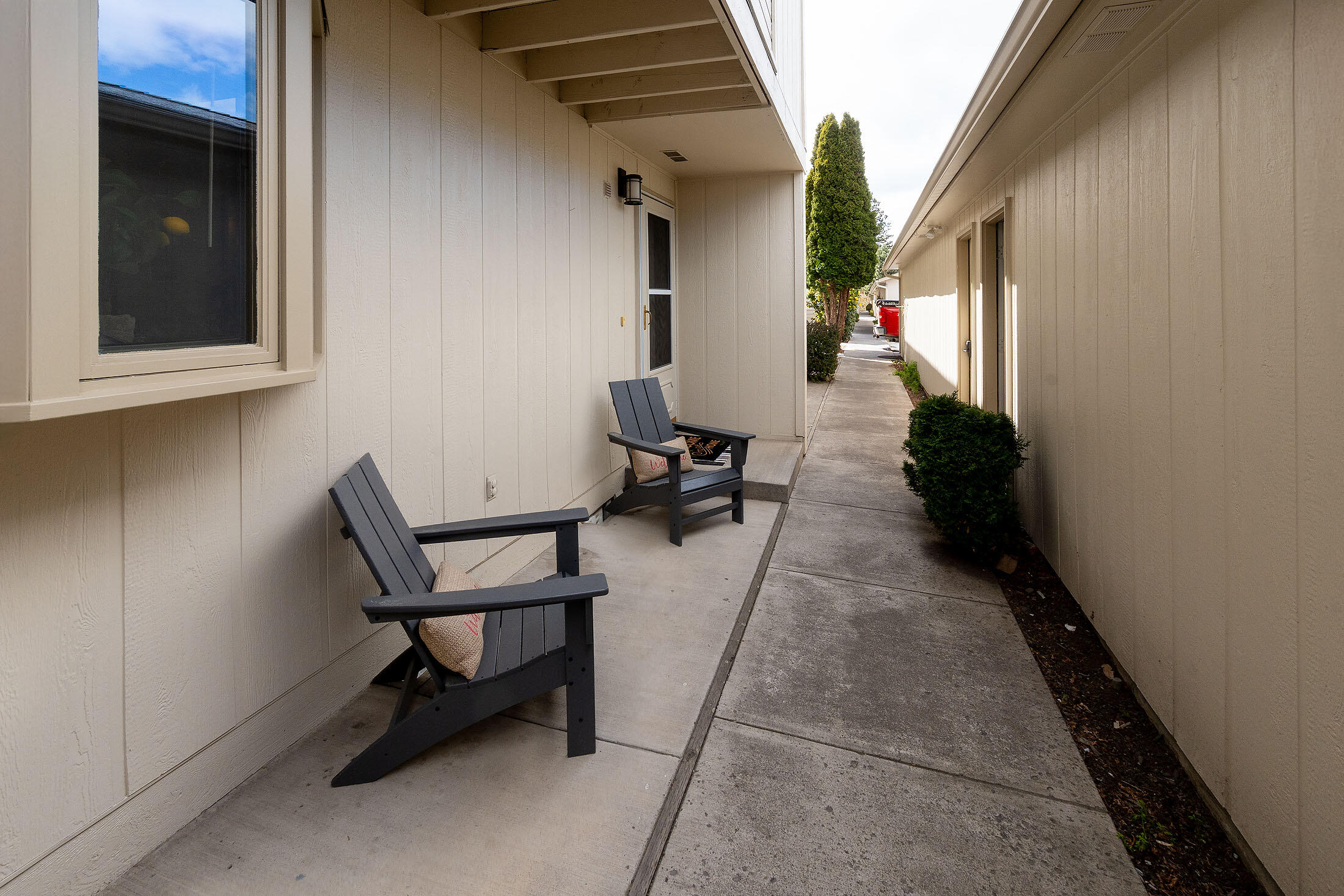1050 NE Butler Market Road, APT 28
