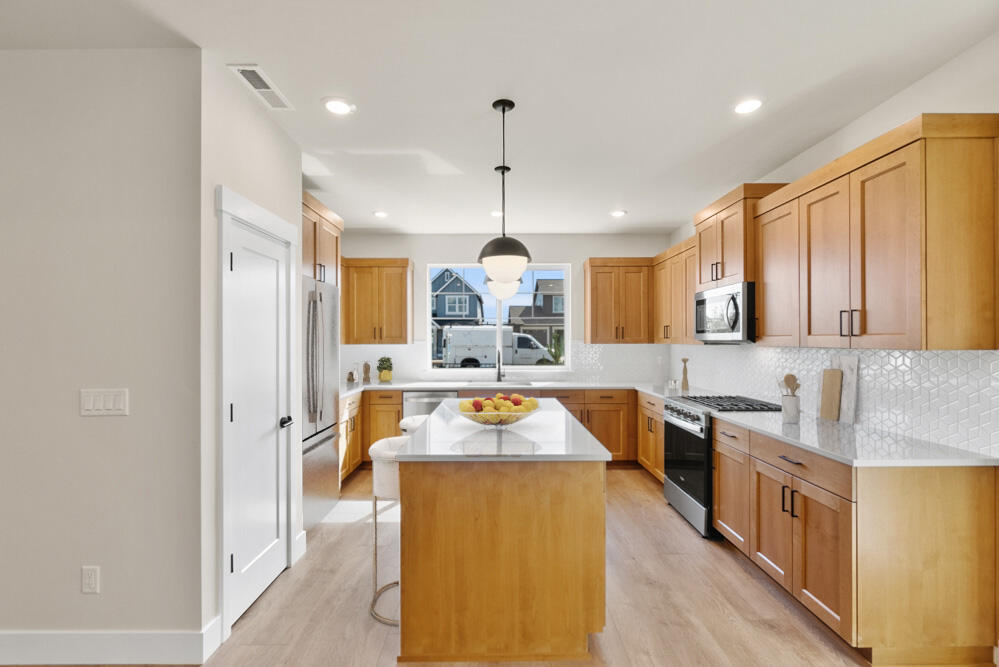 3966 NE Oakside Loop