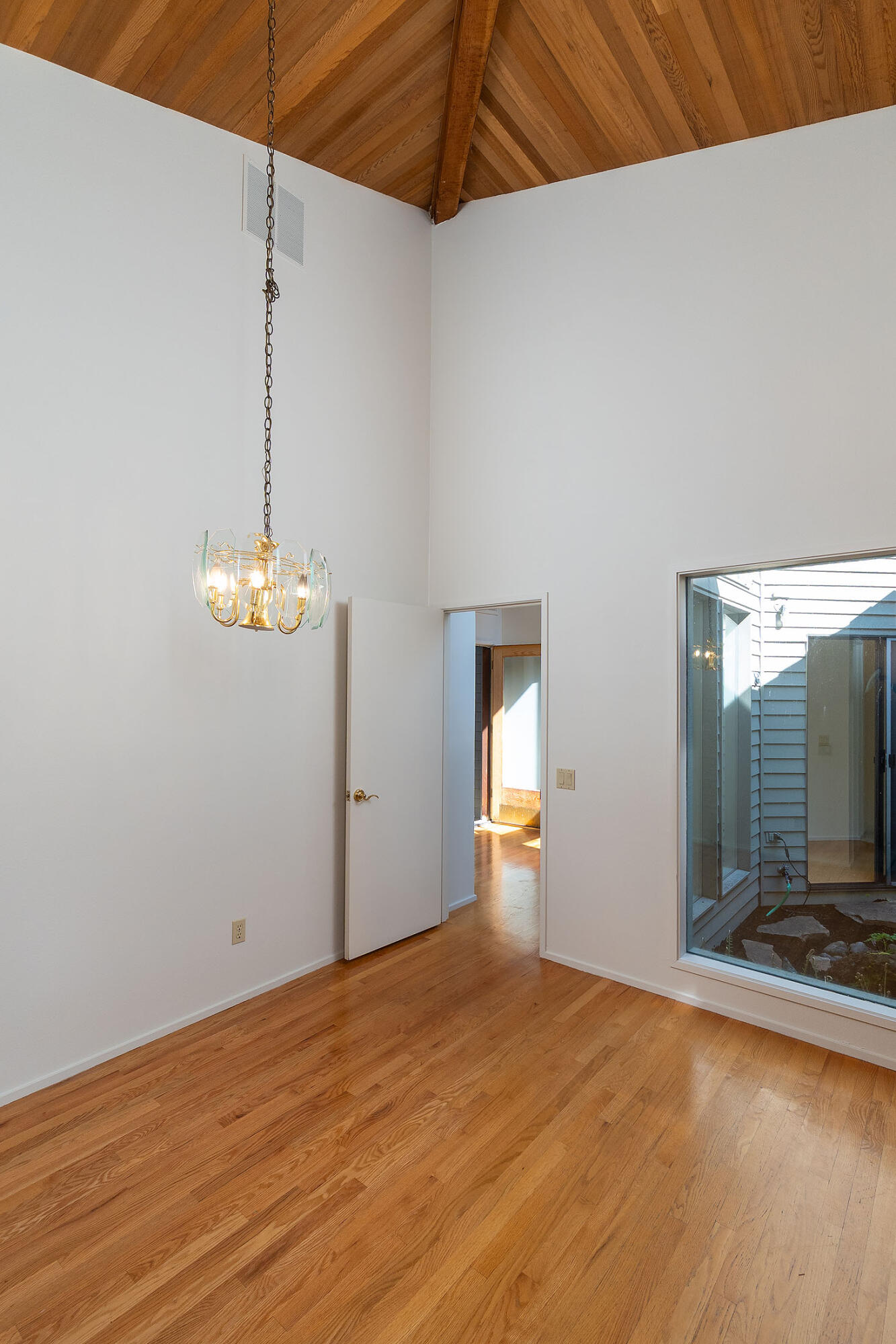 58094 Five Iron Lane, 1