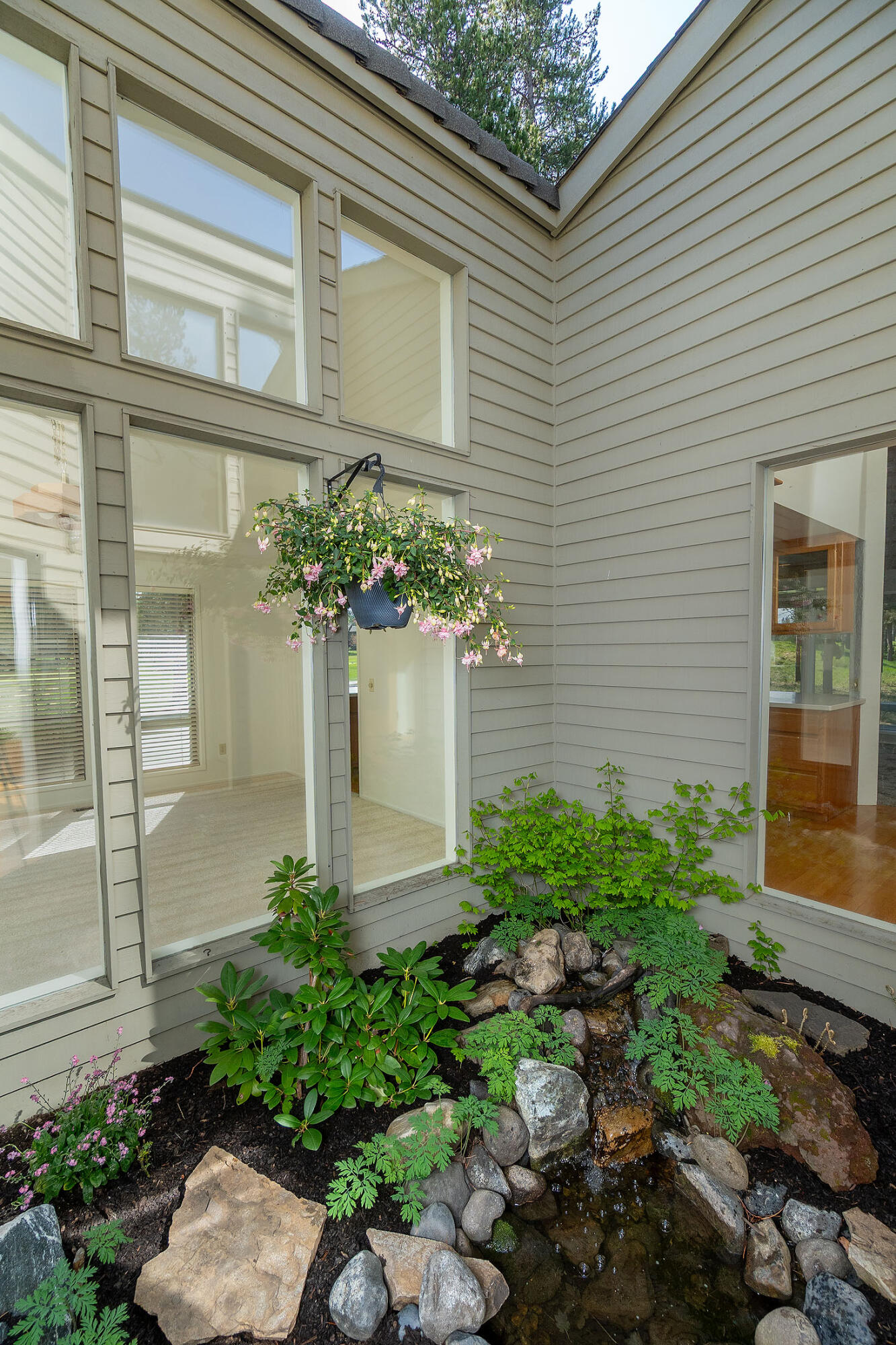 58094 Five Iron Lane, 1