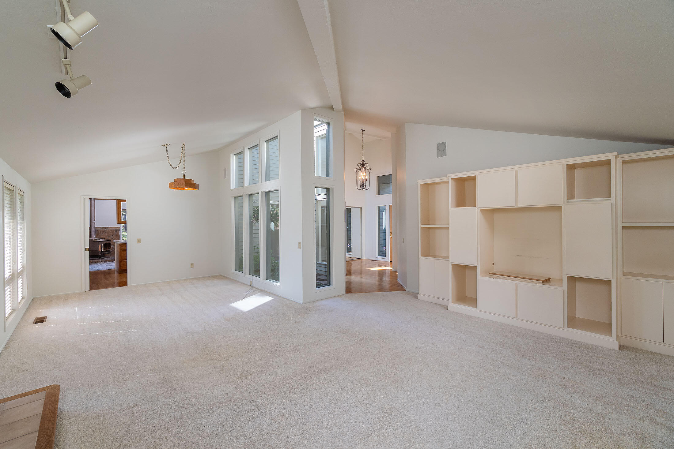 58094 Five Iron Lane, 1