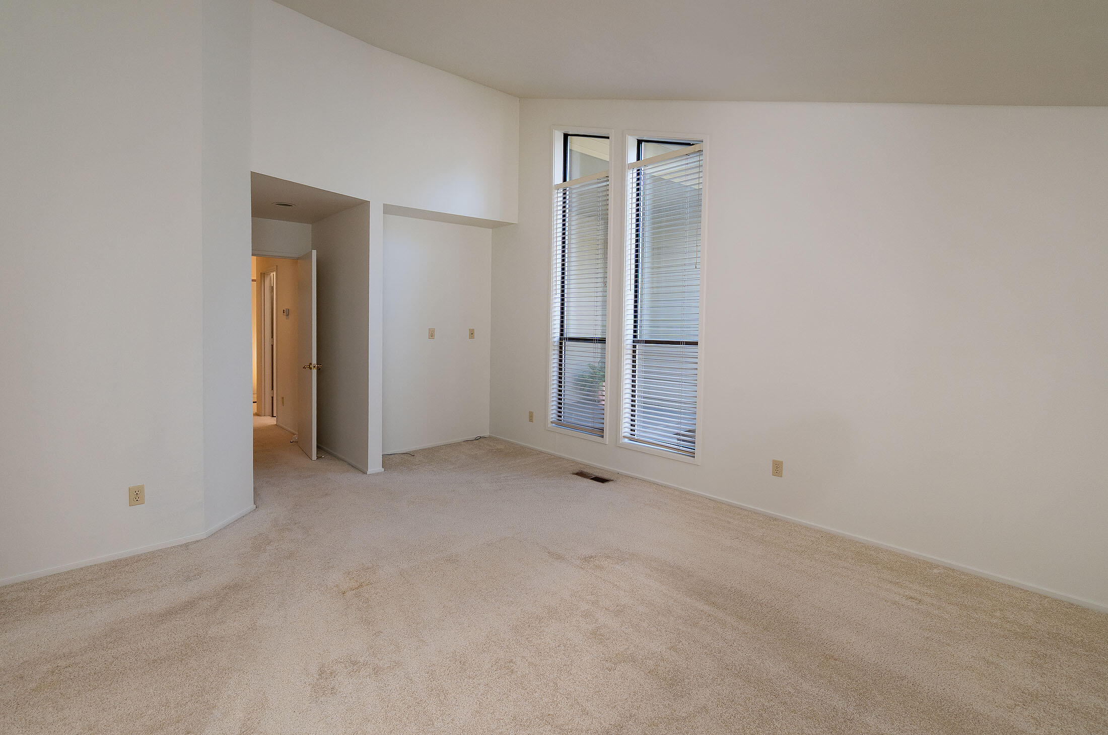 58094 Five Iron Lane, 1