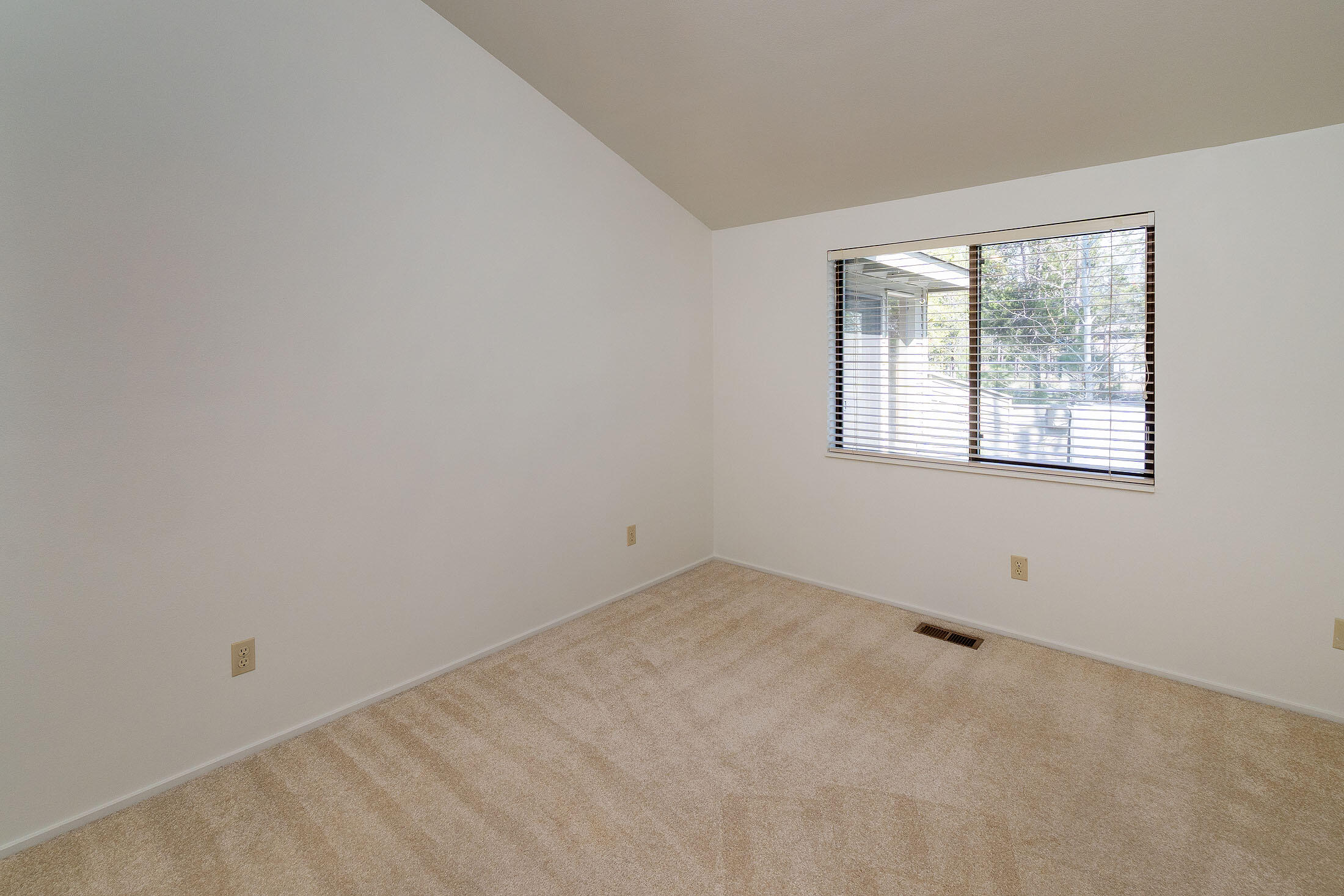 58094 Five Iron Lane, 1