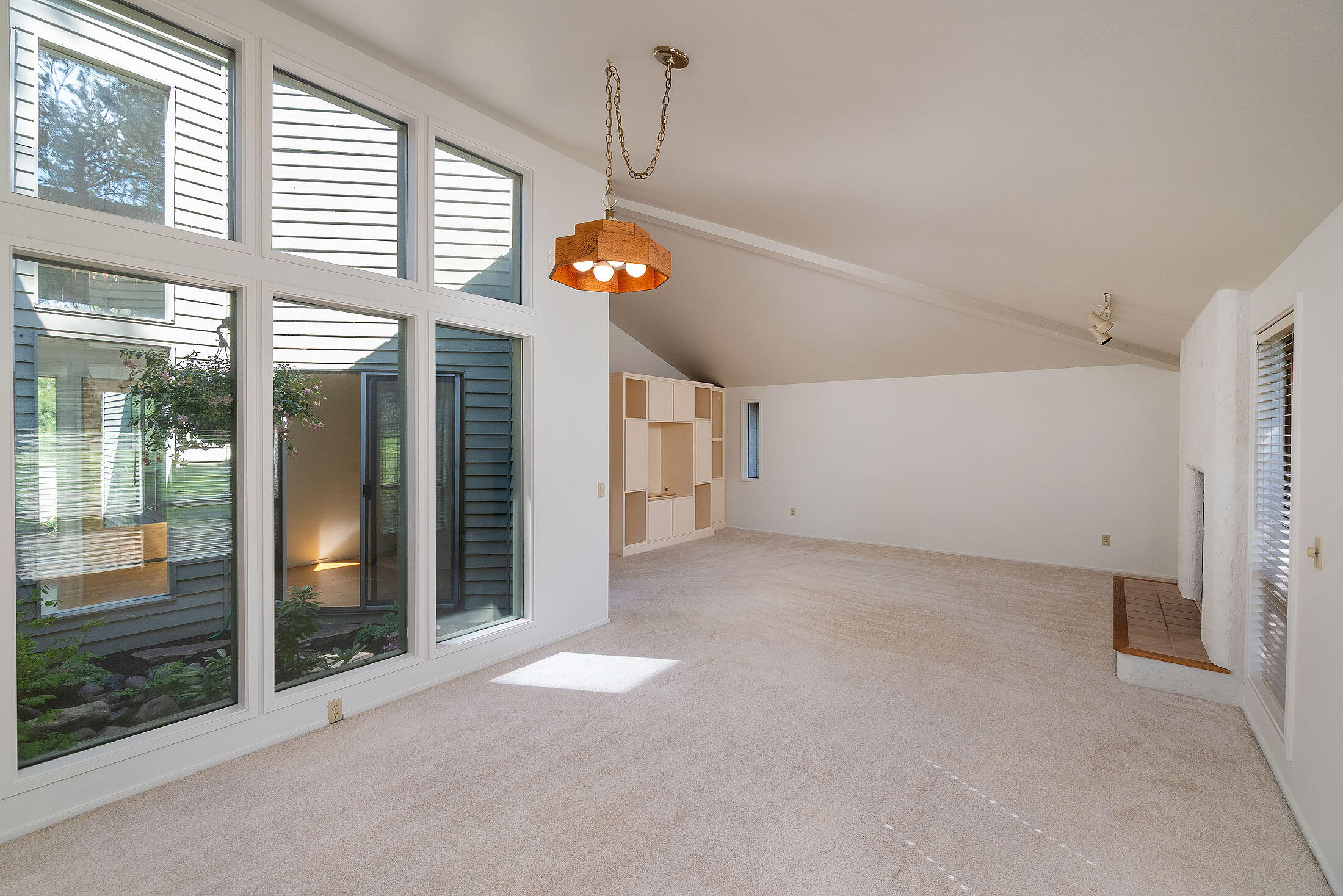 58094 Five Iron Lane, 1