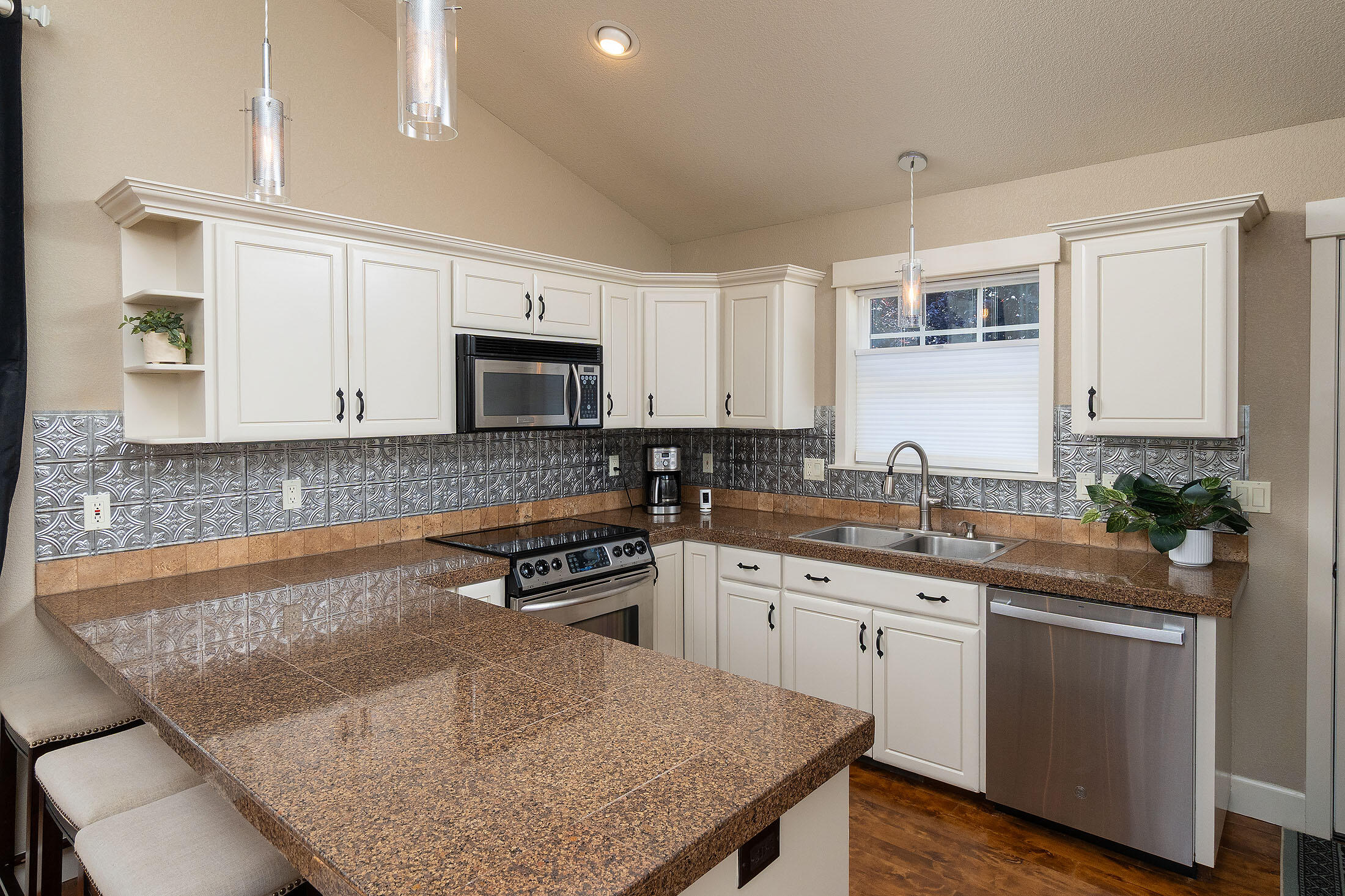 62721 Larkview Road