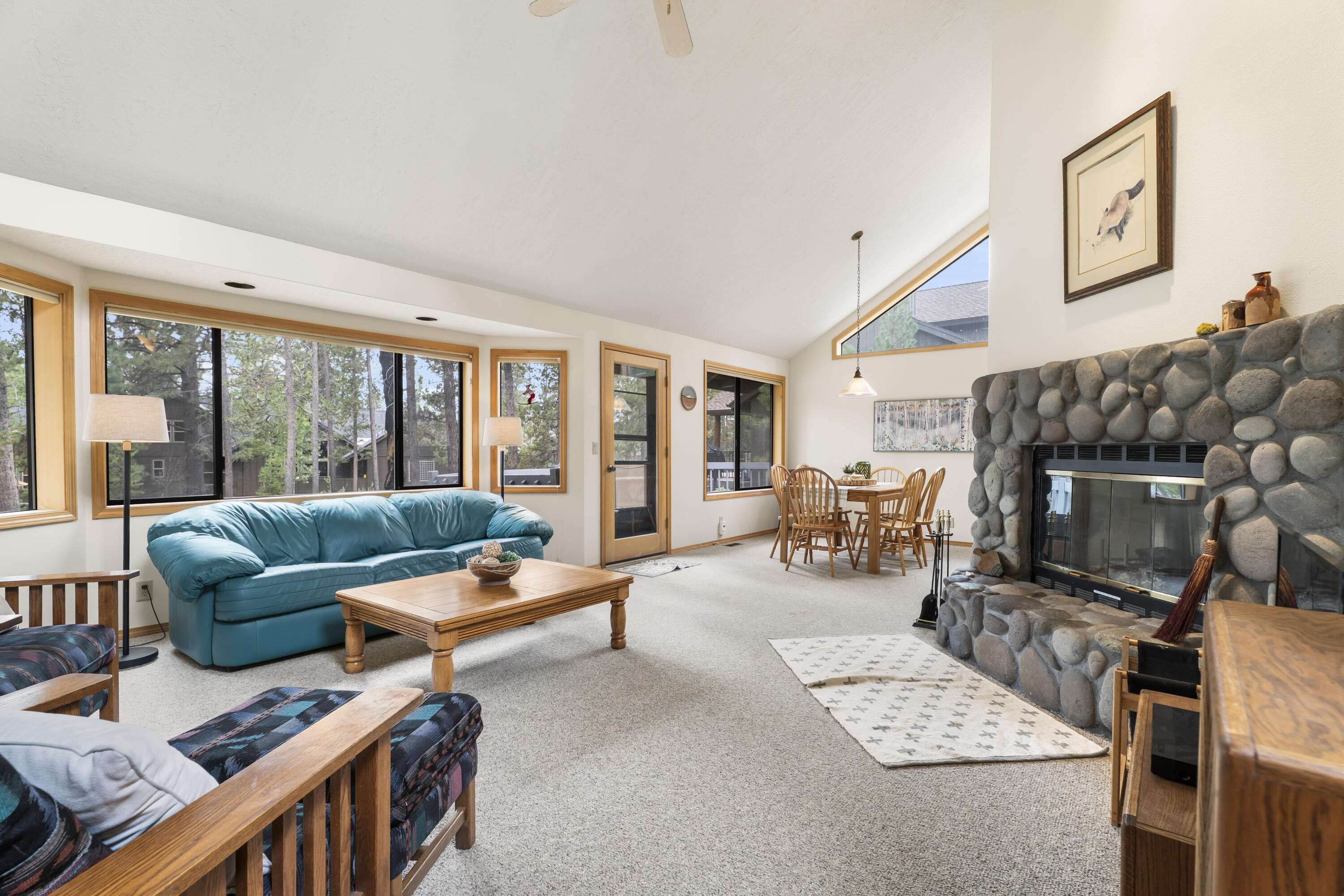 18193 Oregon Loop, 4