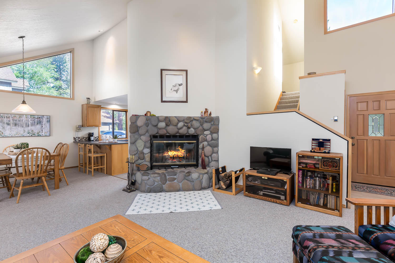 18193 Oregon Loop, 4