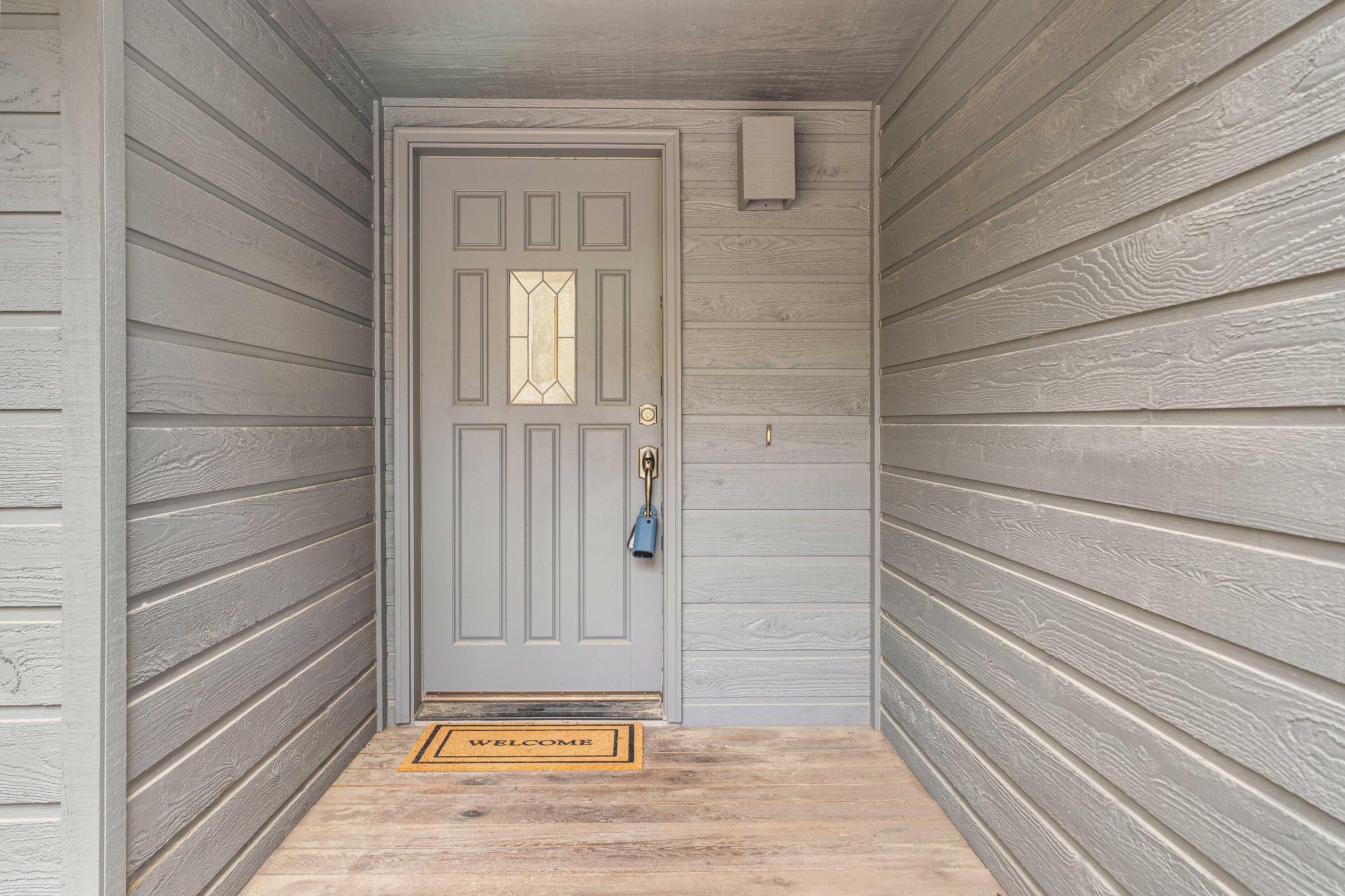 18193 Oregon Loop, 4