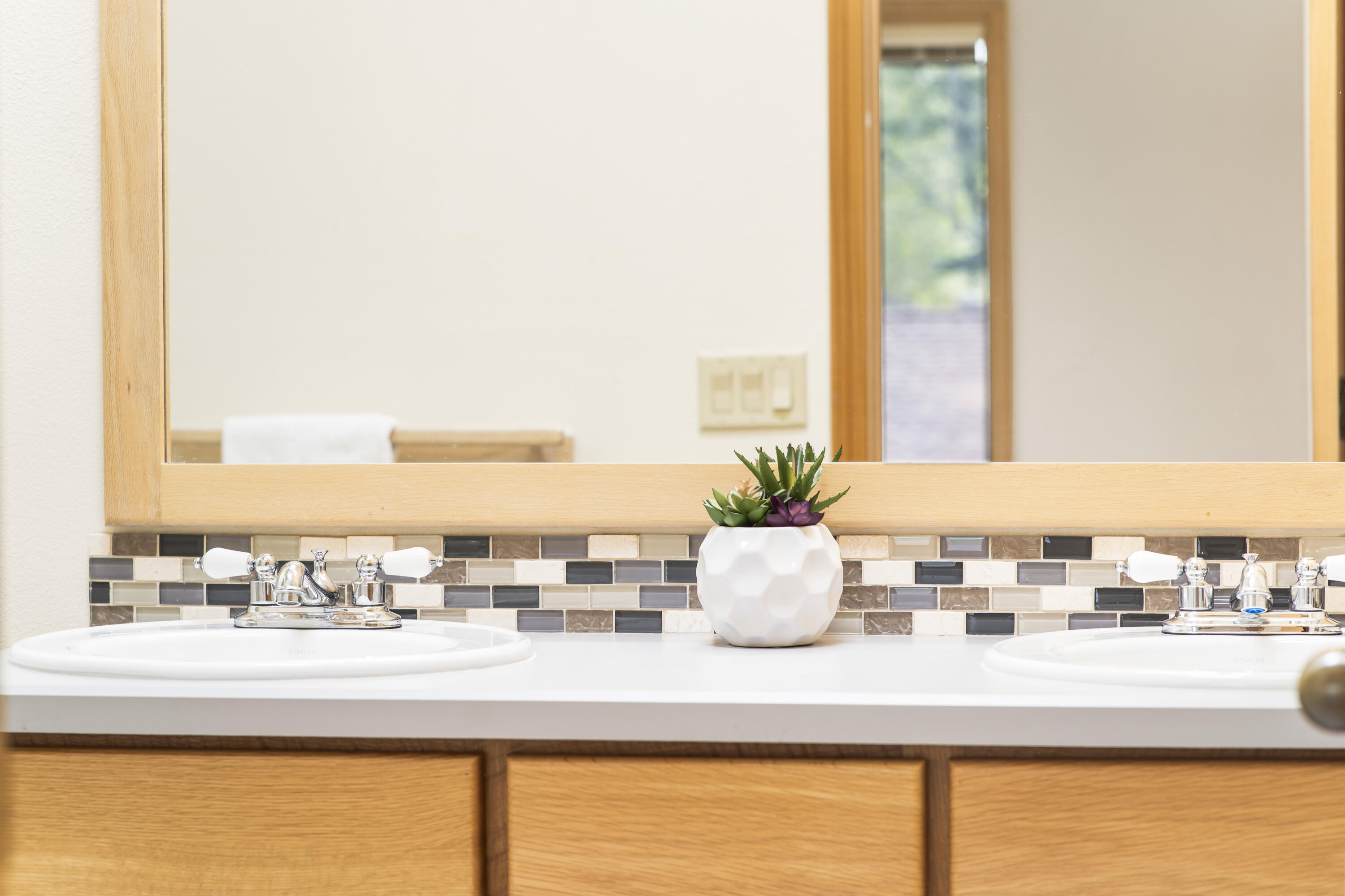 18193 Oregon Loop, 4