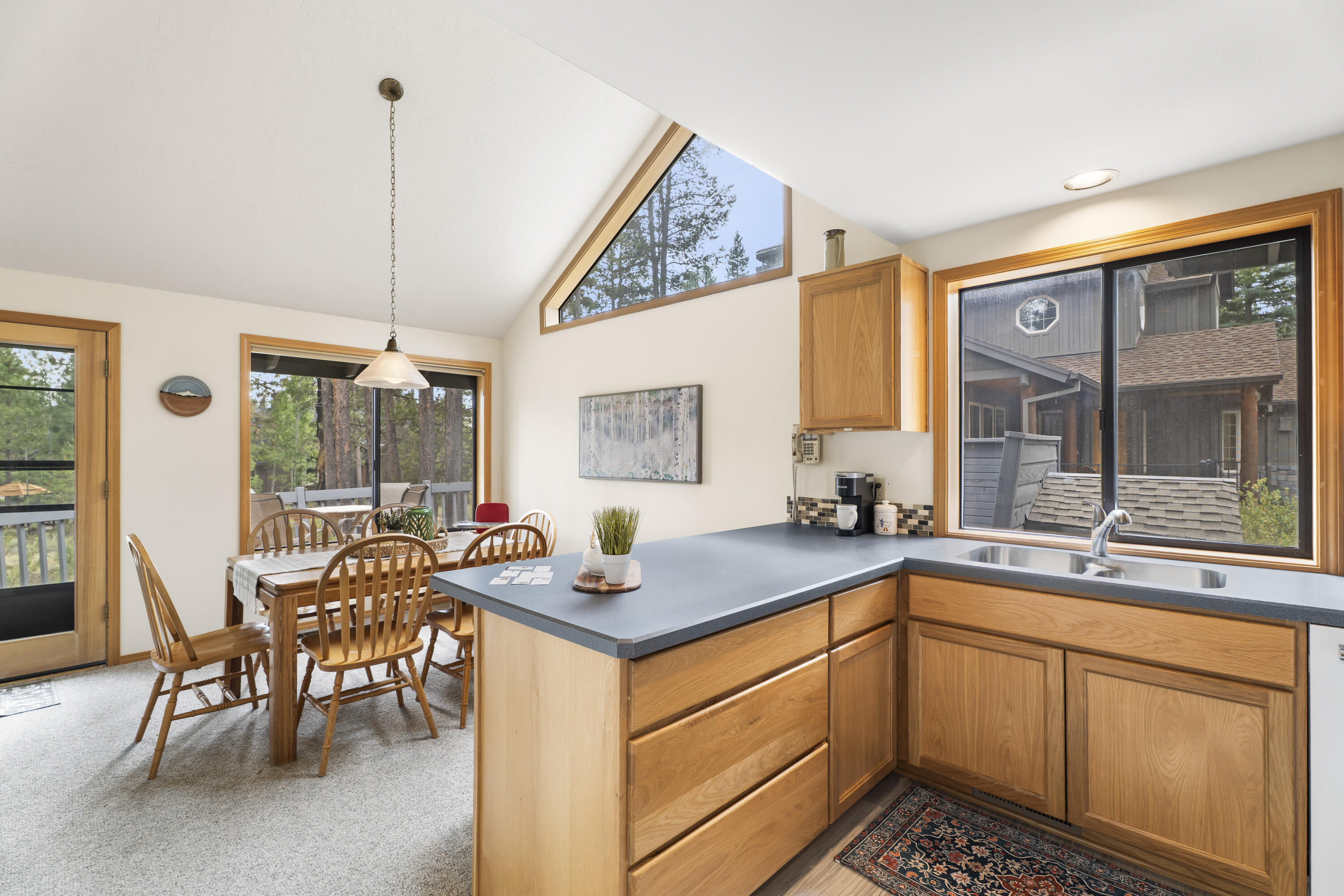 18193 Oregon Loop, 4