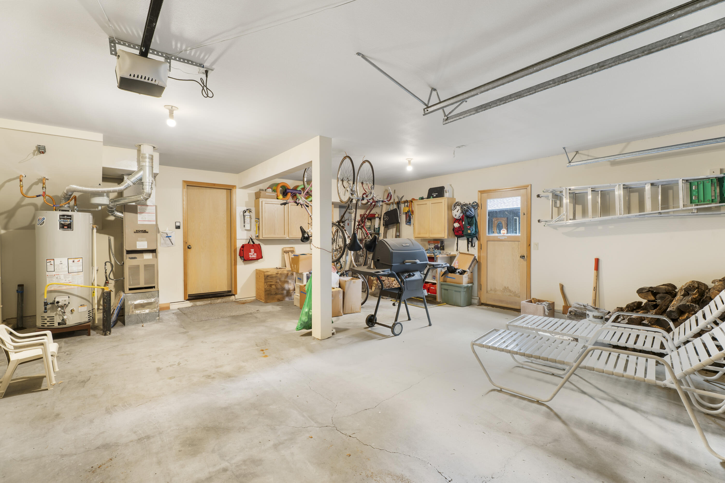 18193 Oregon Loop, 4