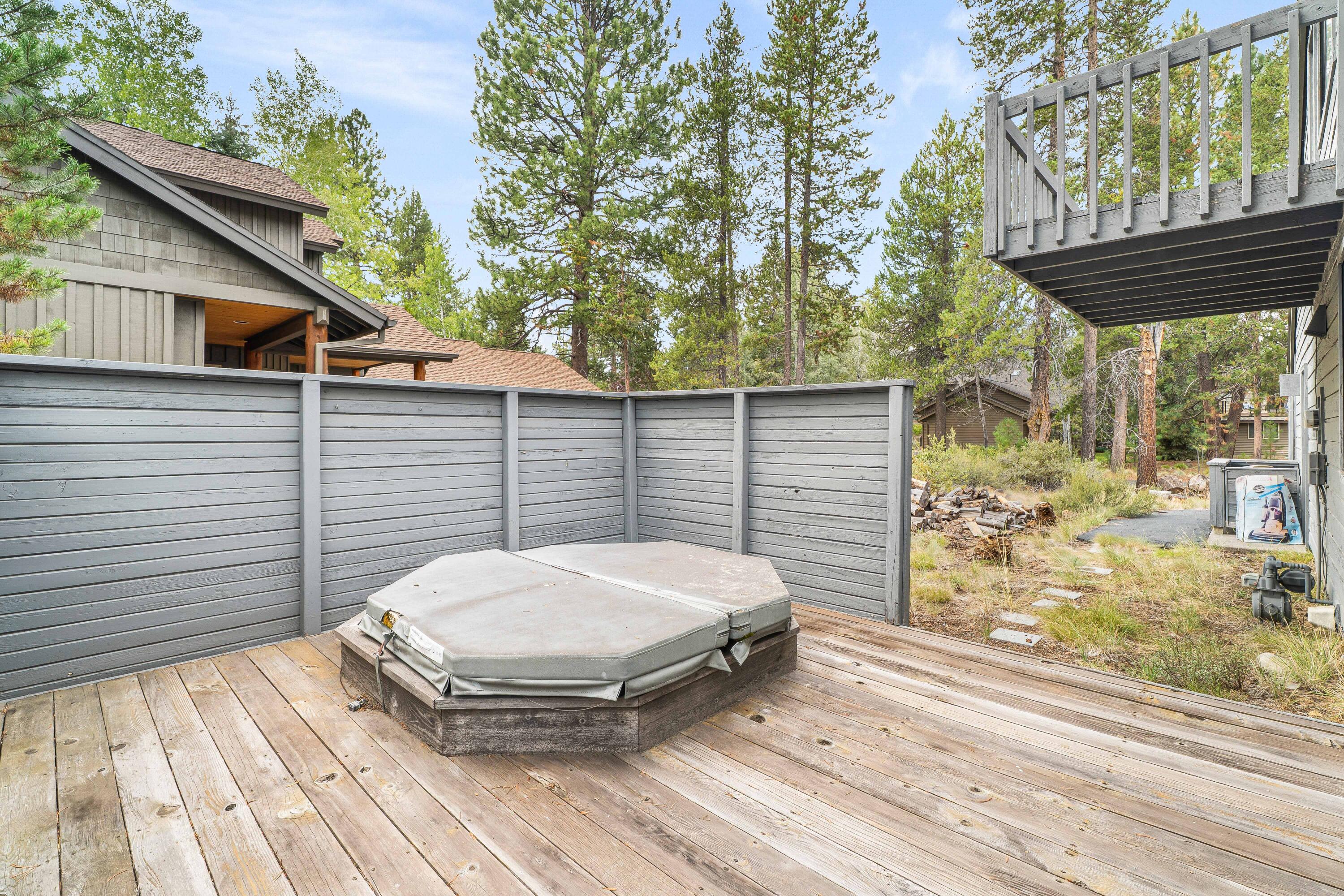 18193 Oregon Loop, 4