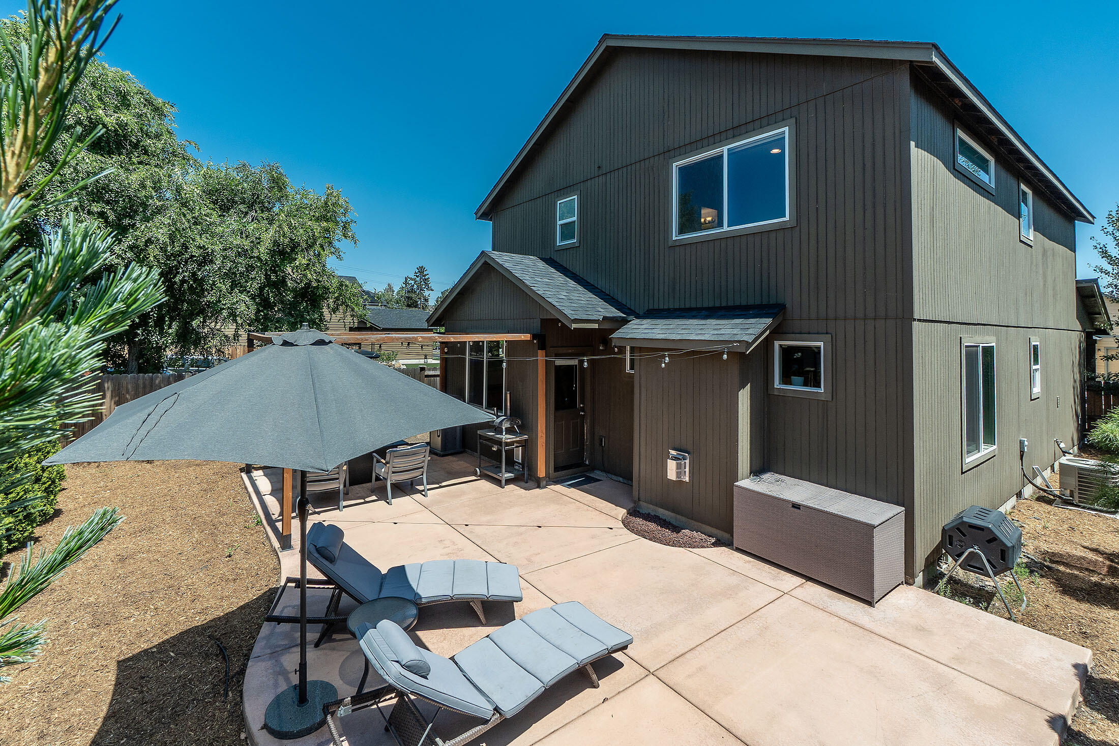 1049 SE 6th Street