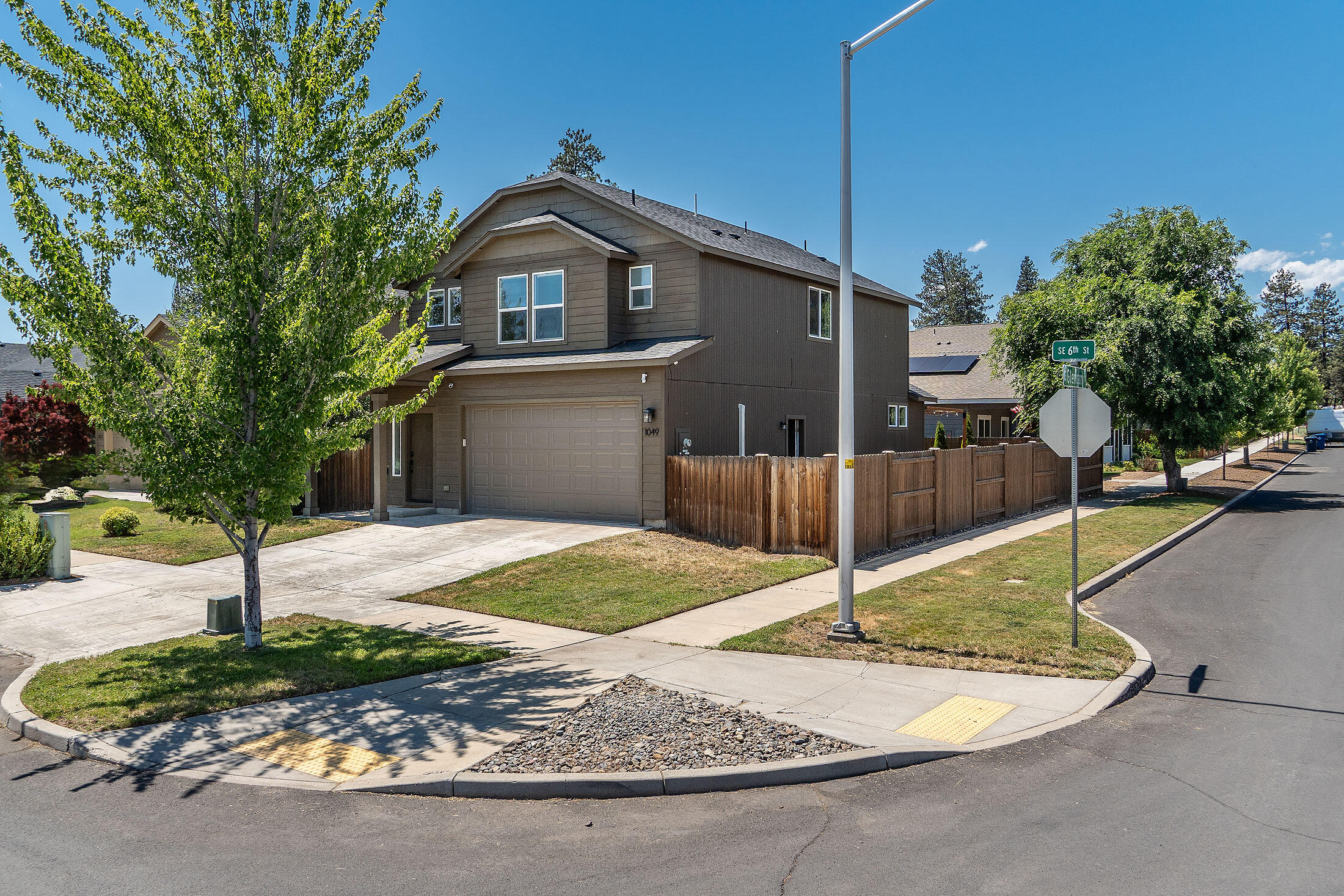 1049 SE 6th Street