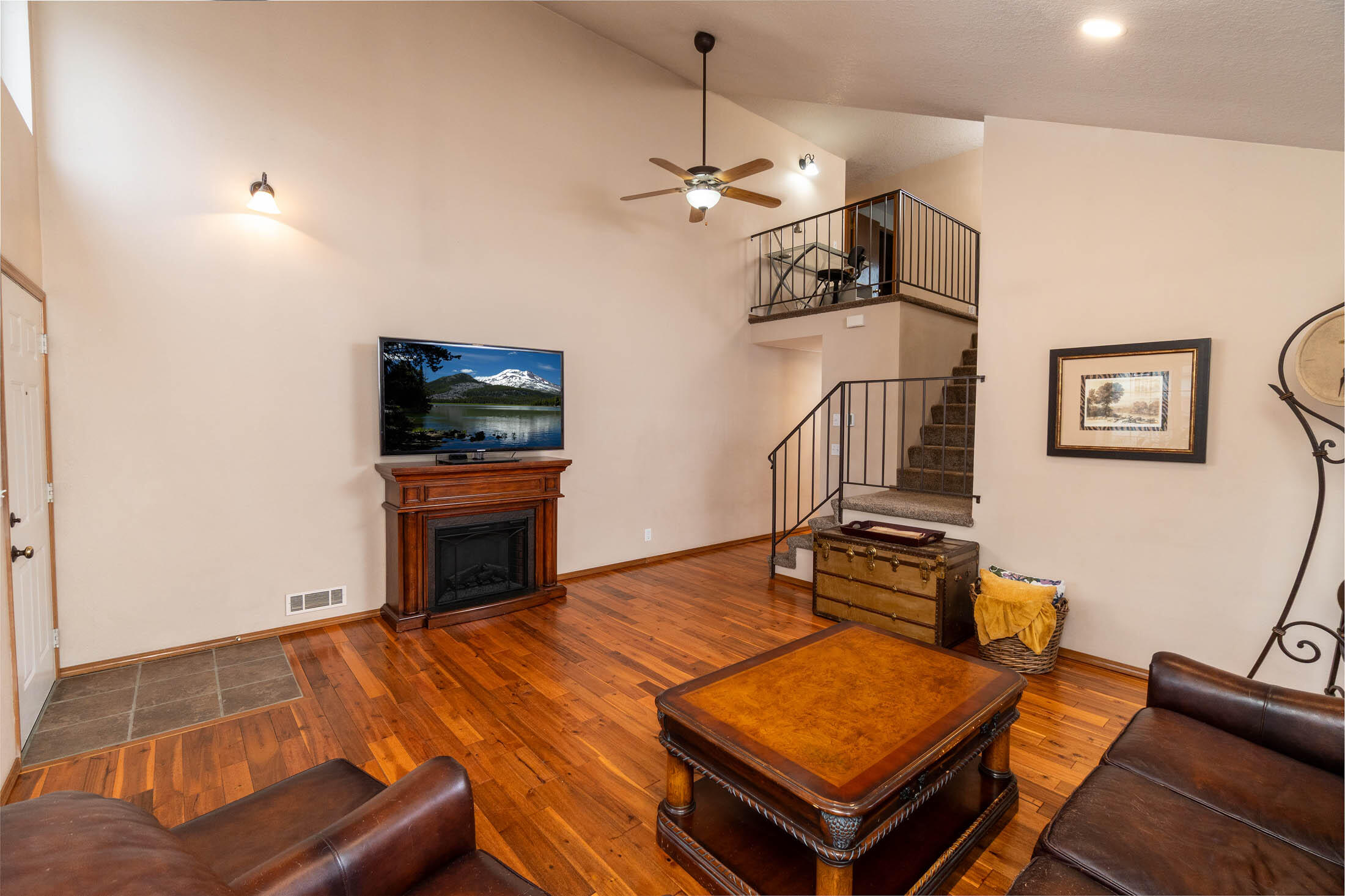 3023 NE Lansing Court