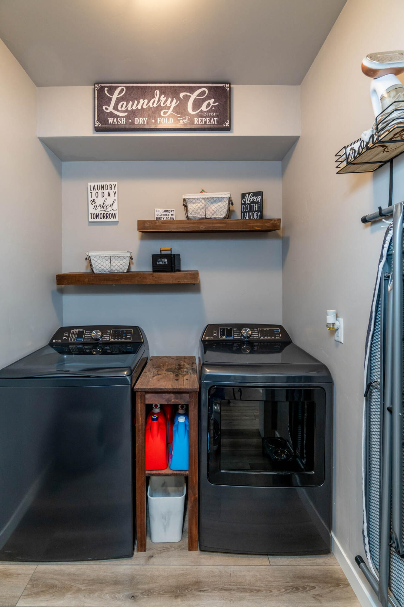 3670 SW Badger Avenue