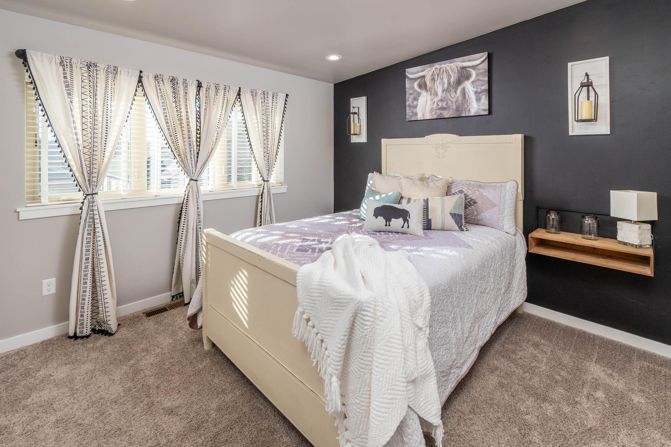 3670 SW Badger Avenue