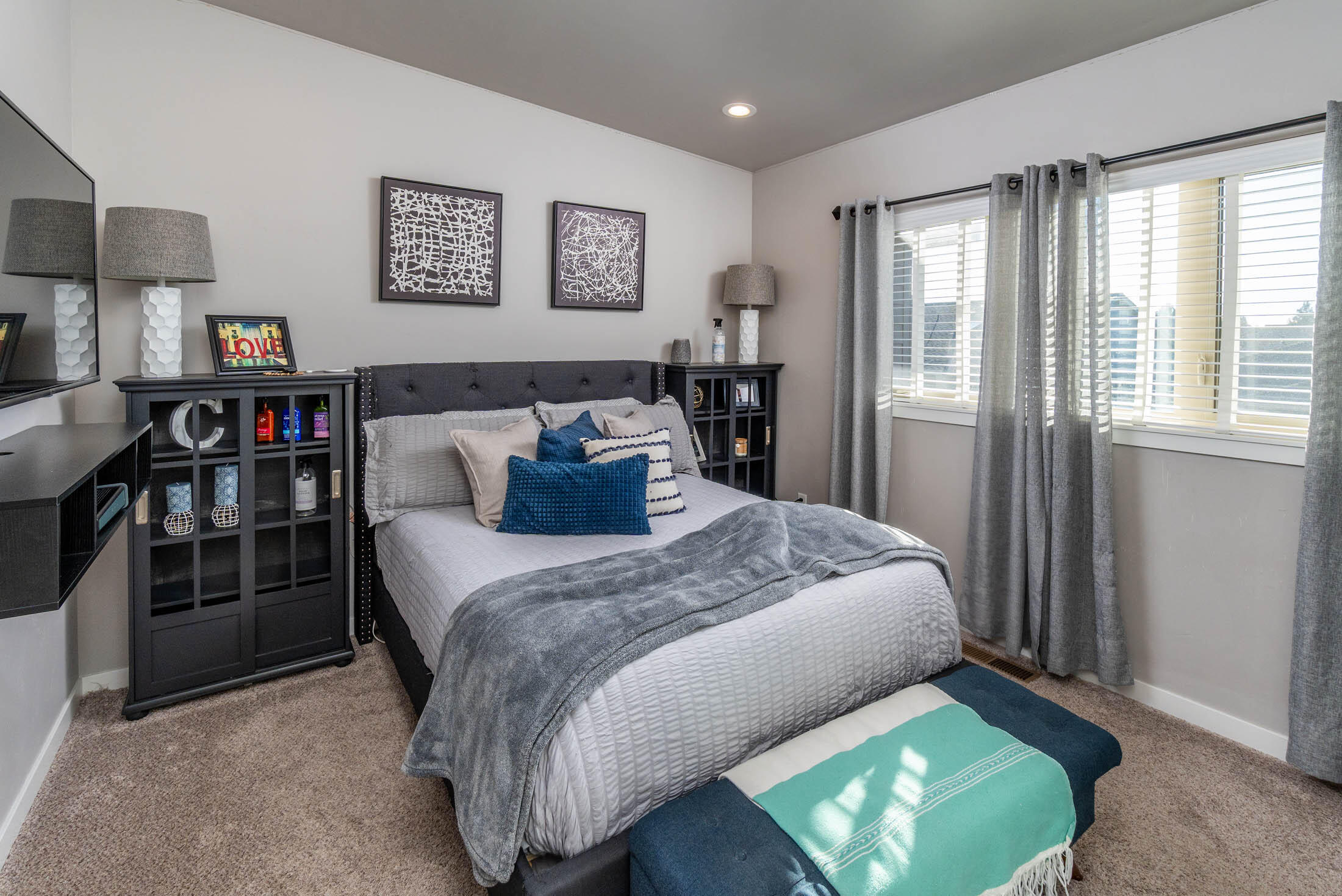 3670 SW Badger Avenue