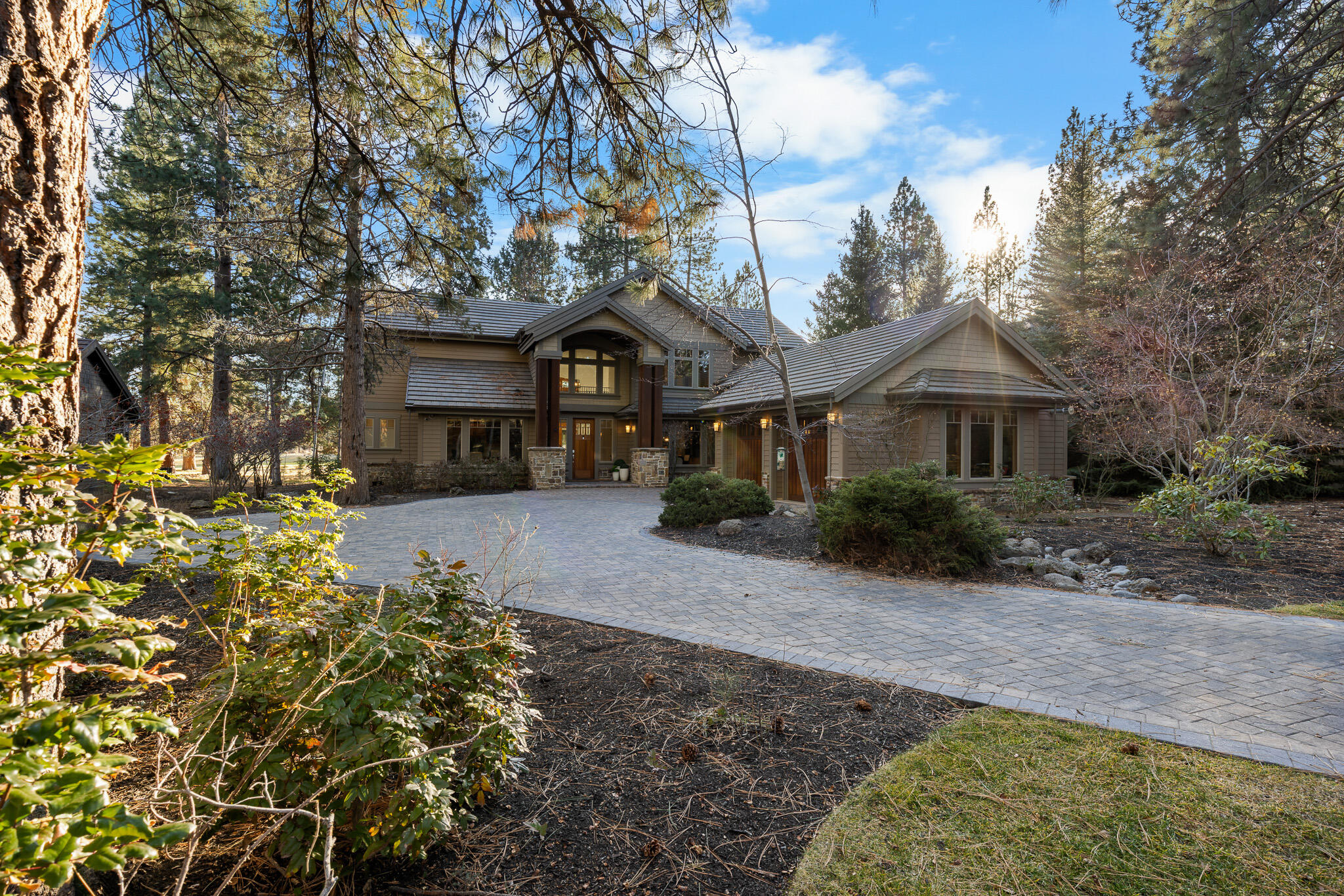 61469 Tam McArthur Loop