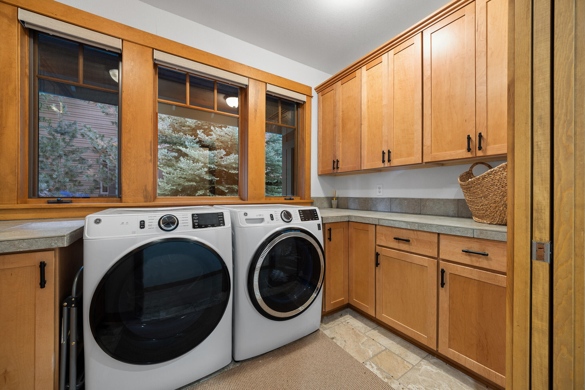 61469 Tam McArthur Loop