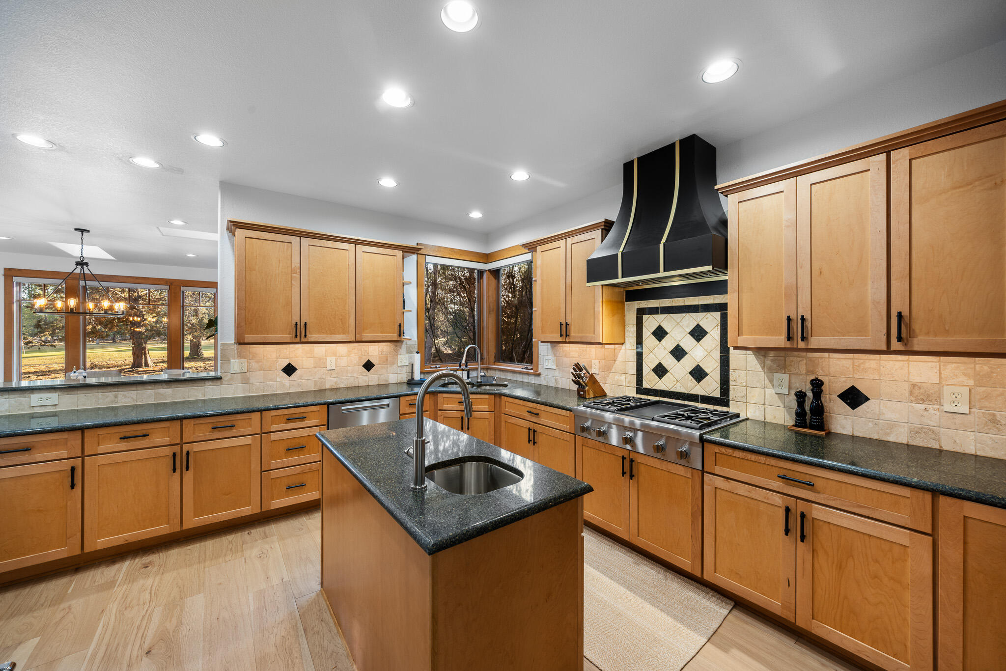 61469 Tam McArthur Loop