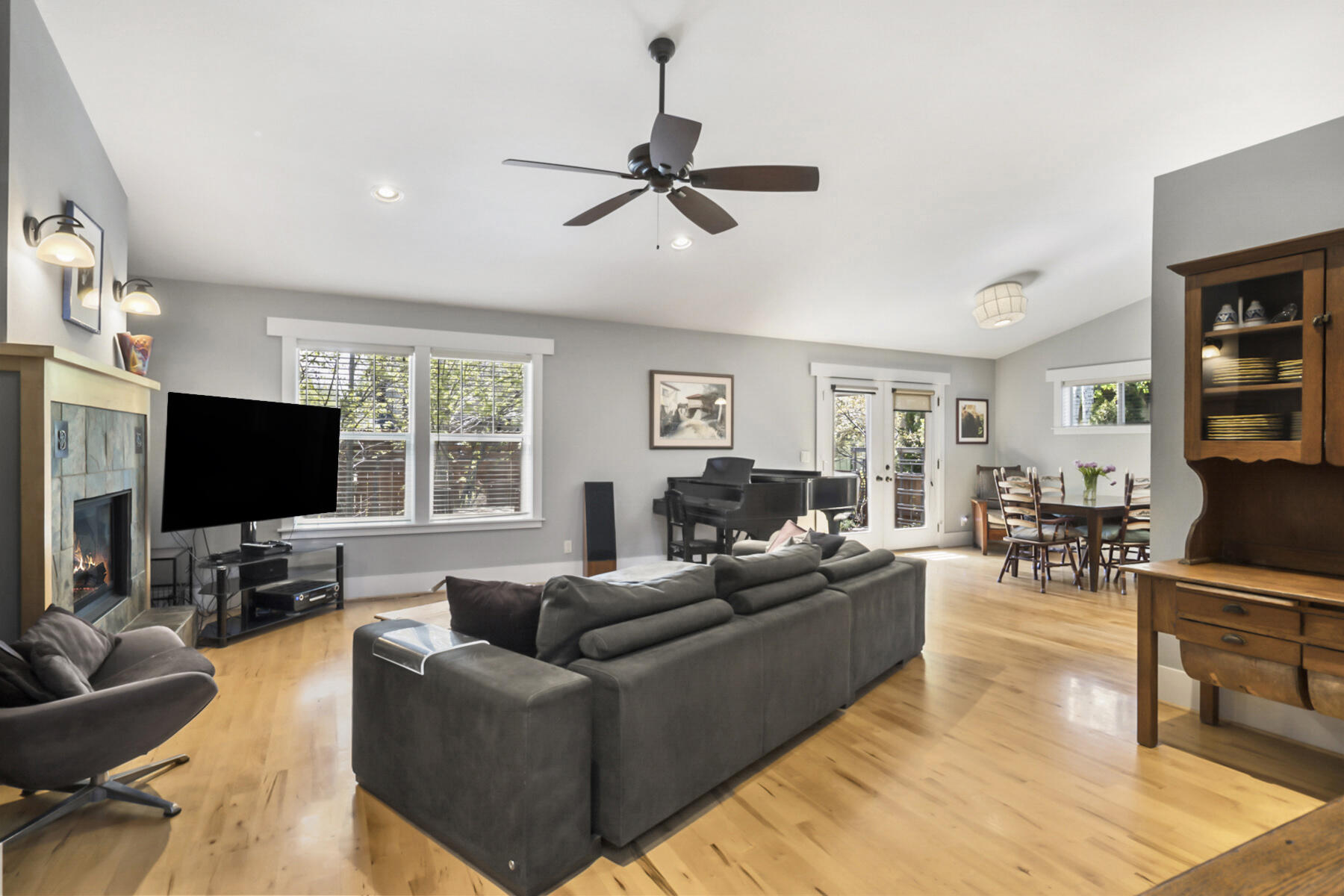 2955 NW Bordeaux Lane