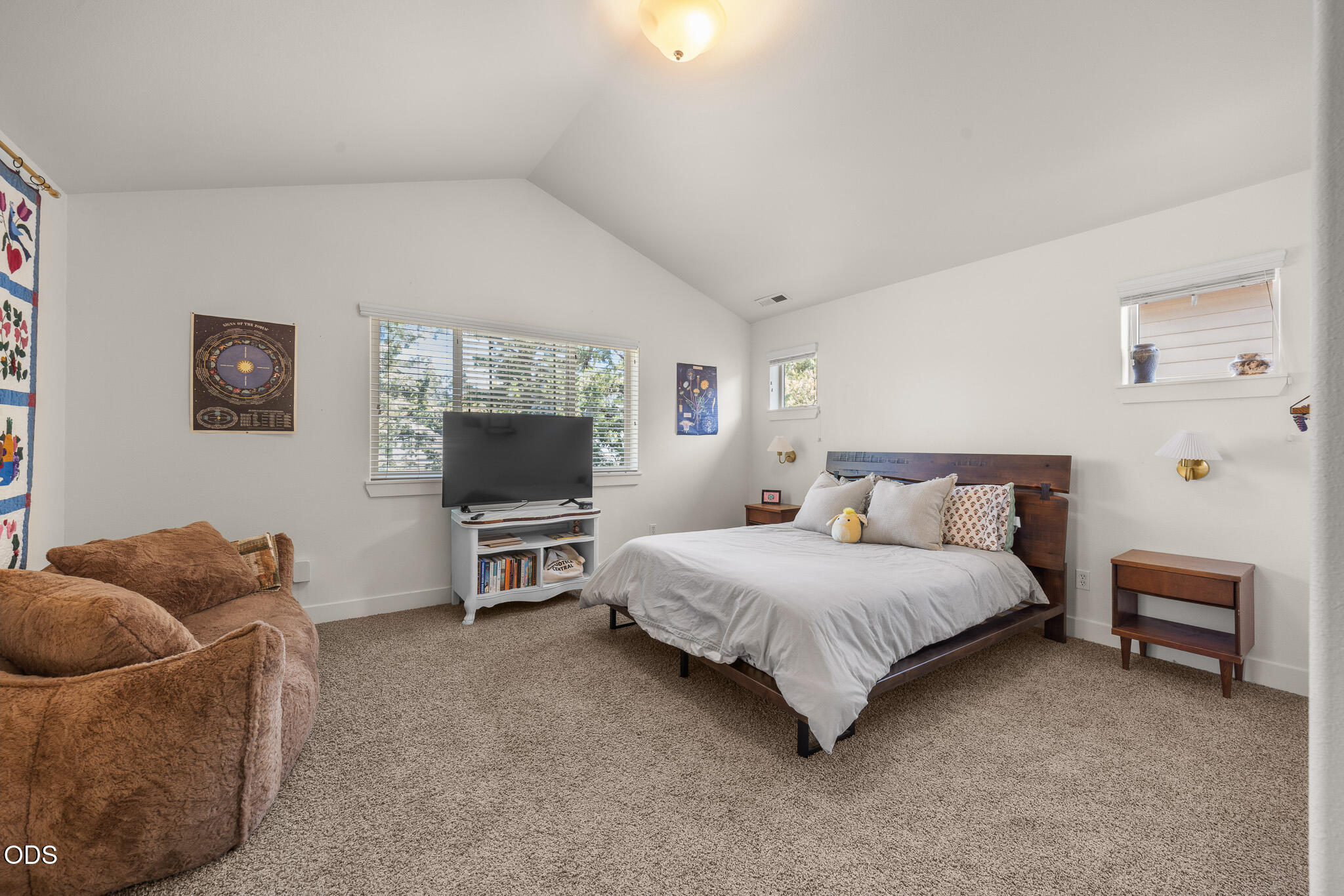 3144 NE Monte Vista Lane