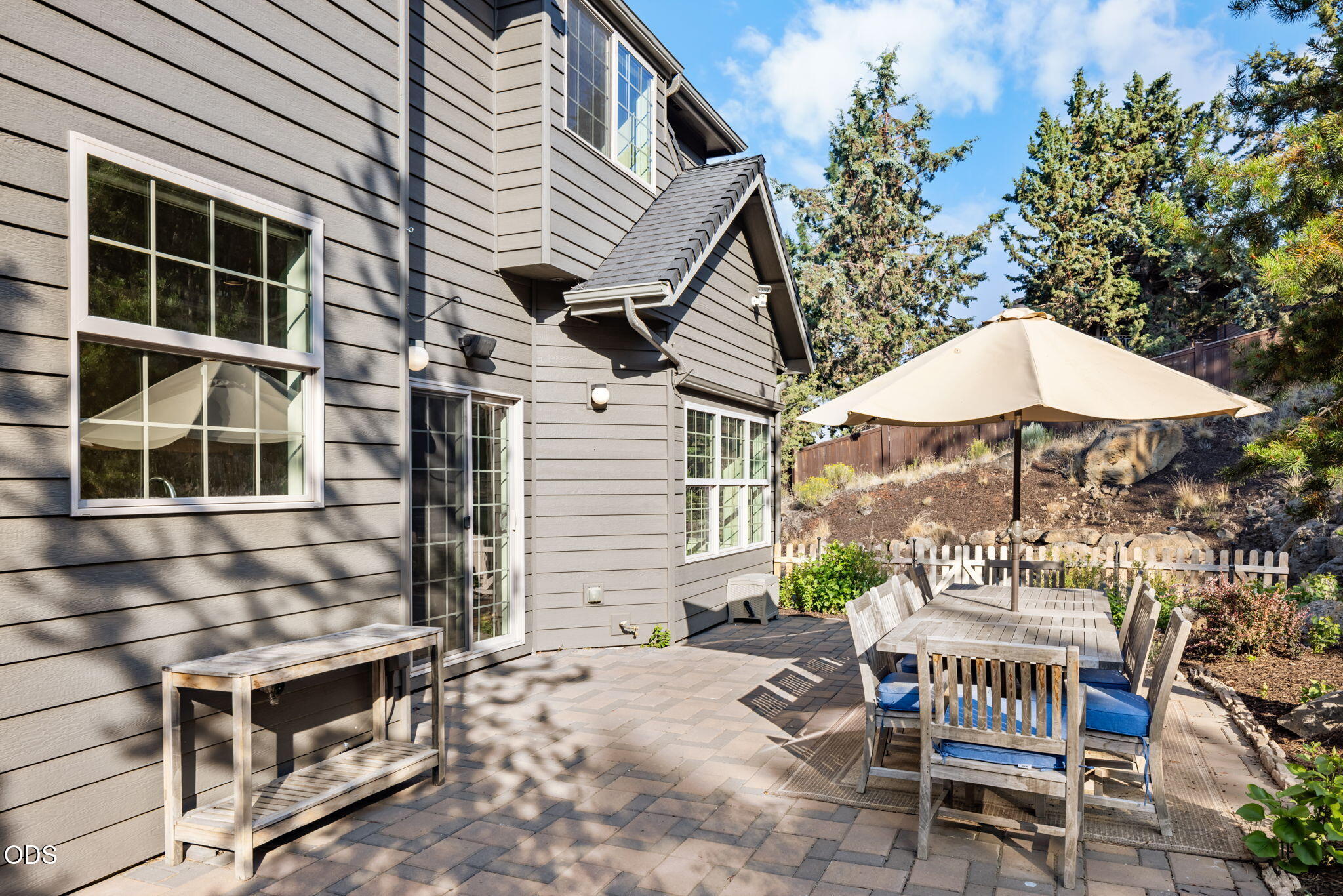 3193 N Colonial Drive