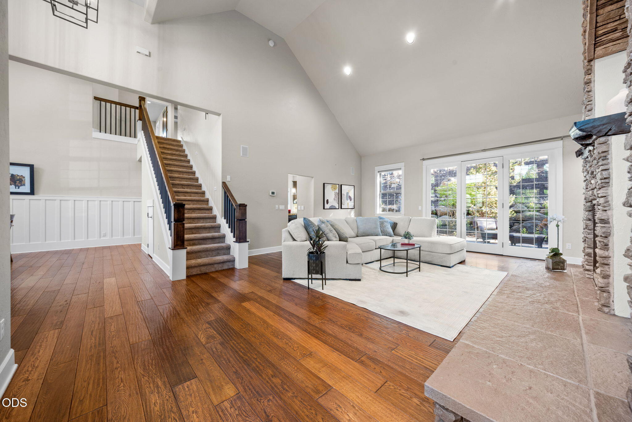 3193 N Colonial Drive