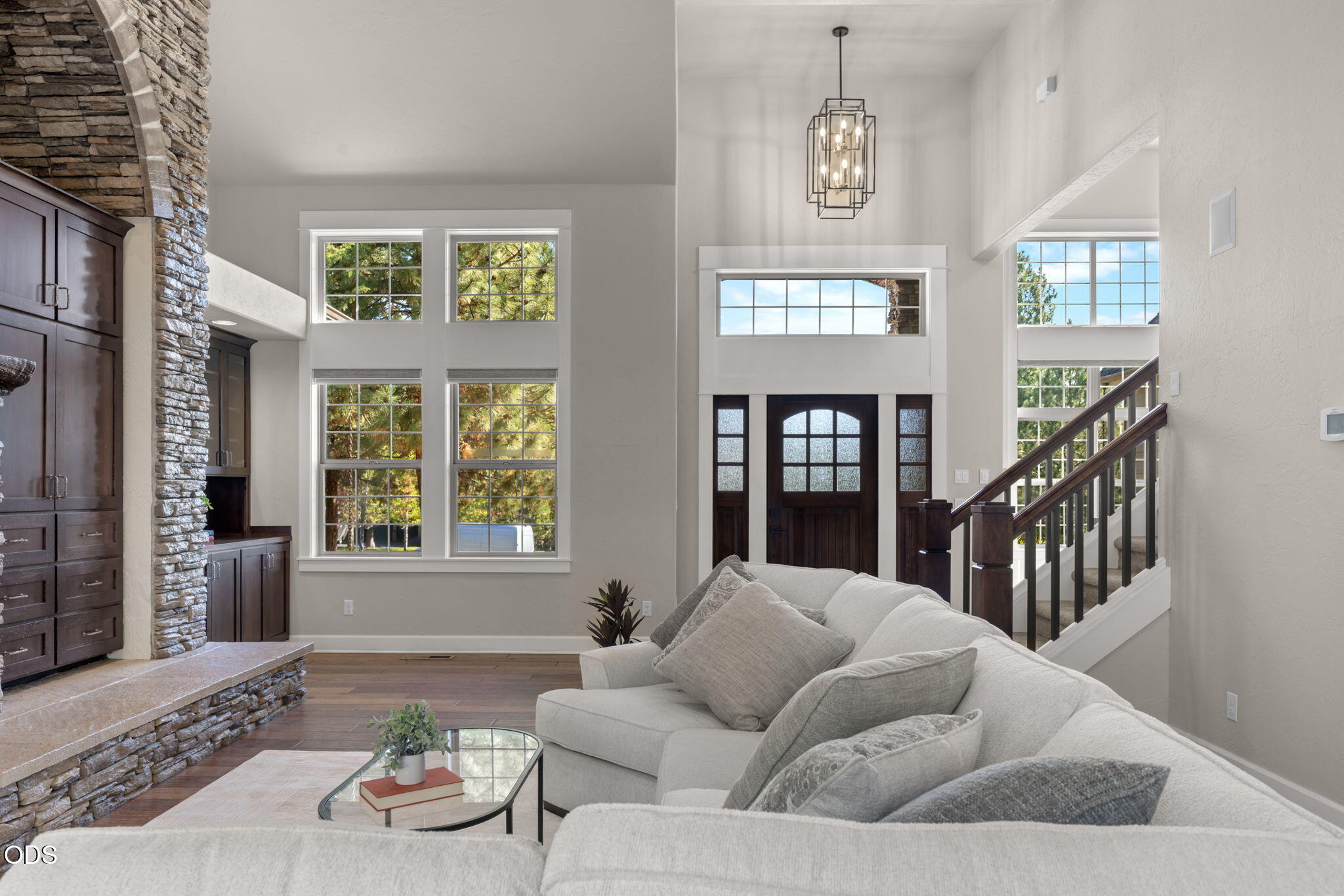 3193 N Colonial Drive