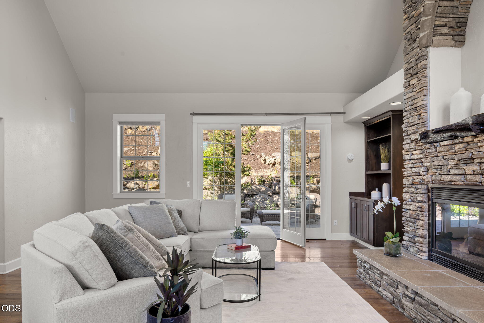 3193 N Colonial Drive
