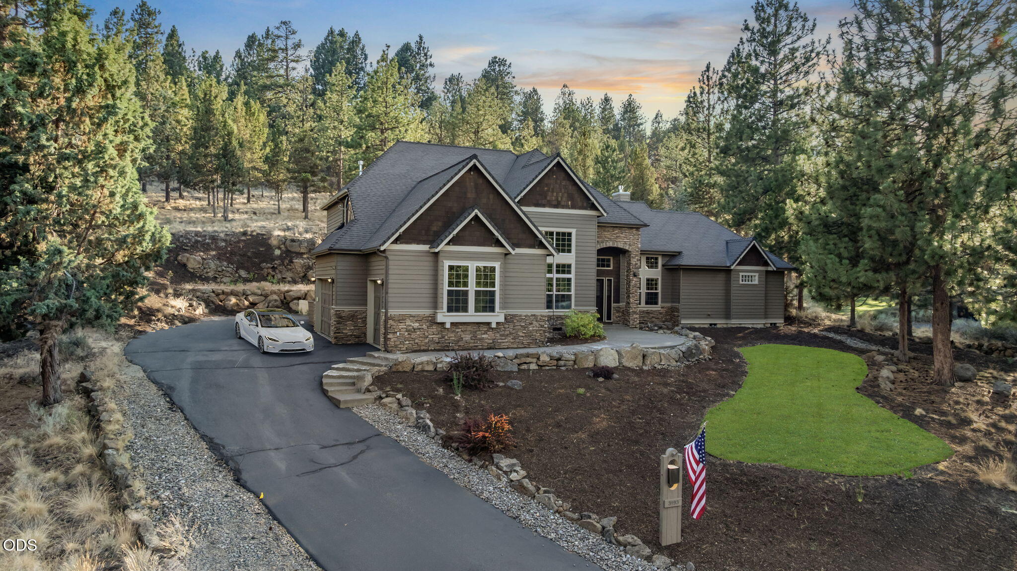 3193 N Colonial Drive