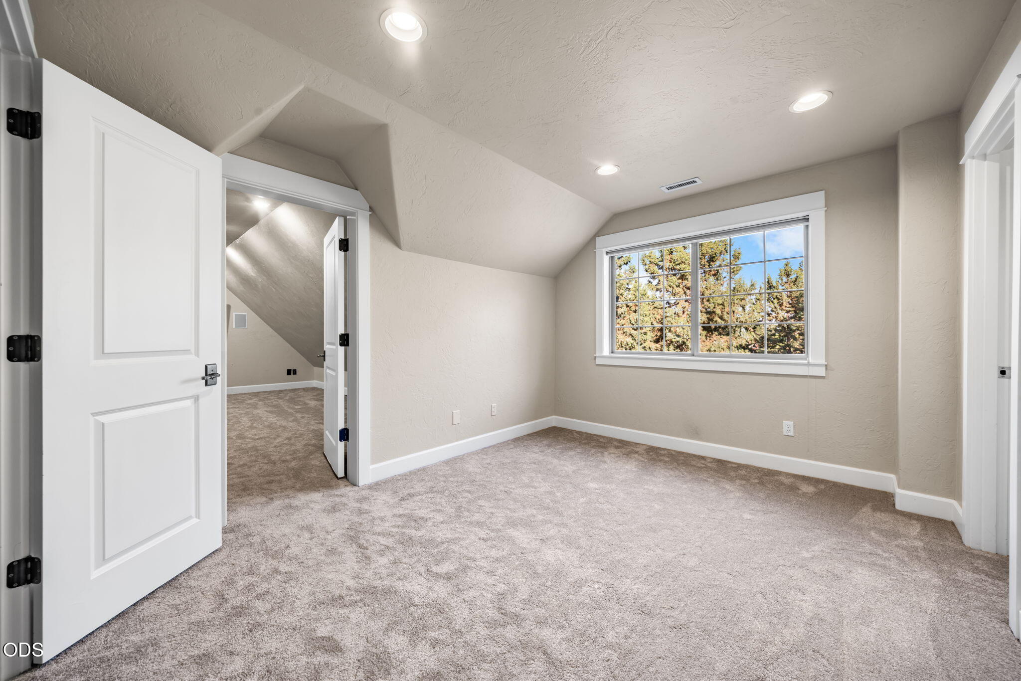 3193 N Colonial Drive