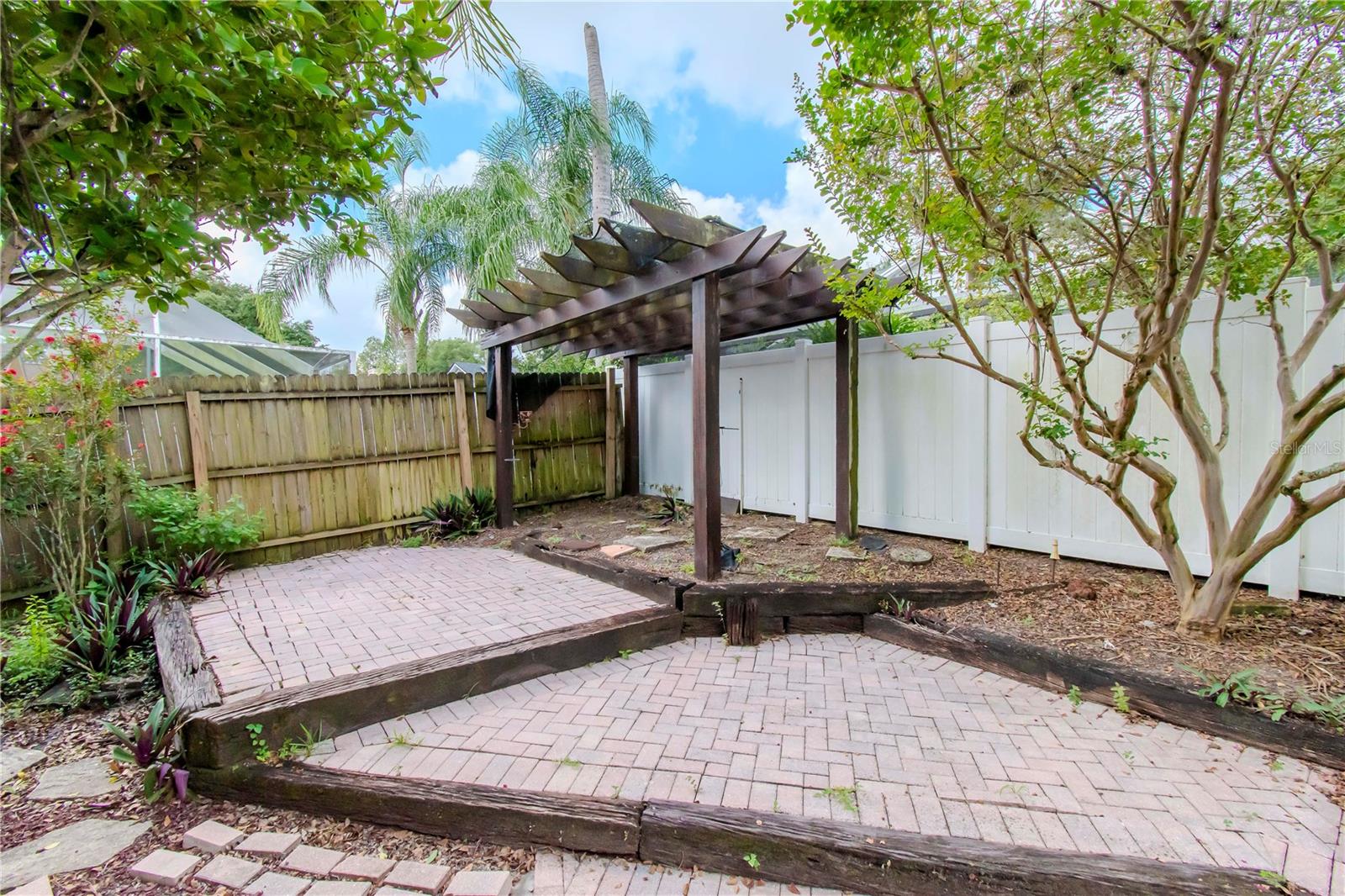 2511 ARBORWOOD DR