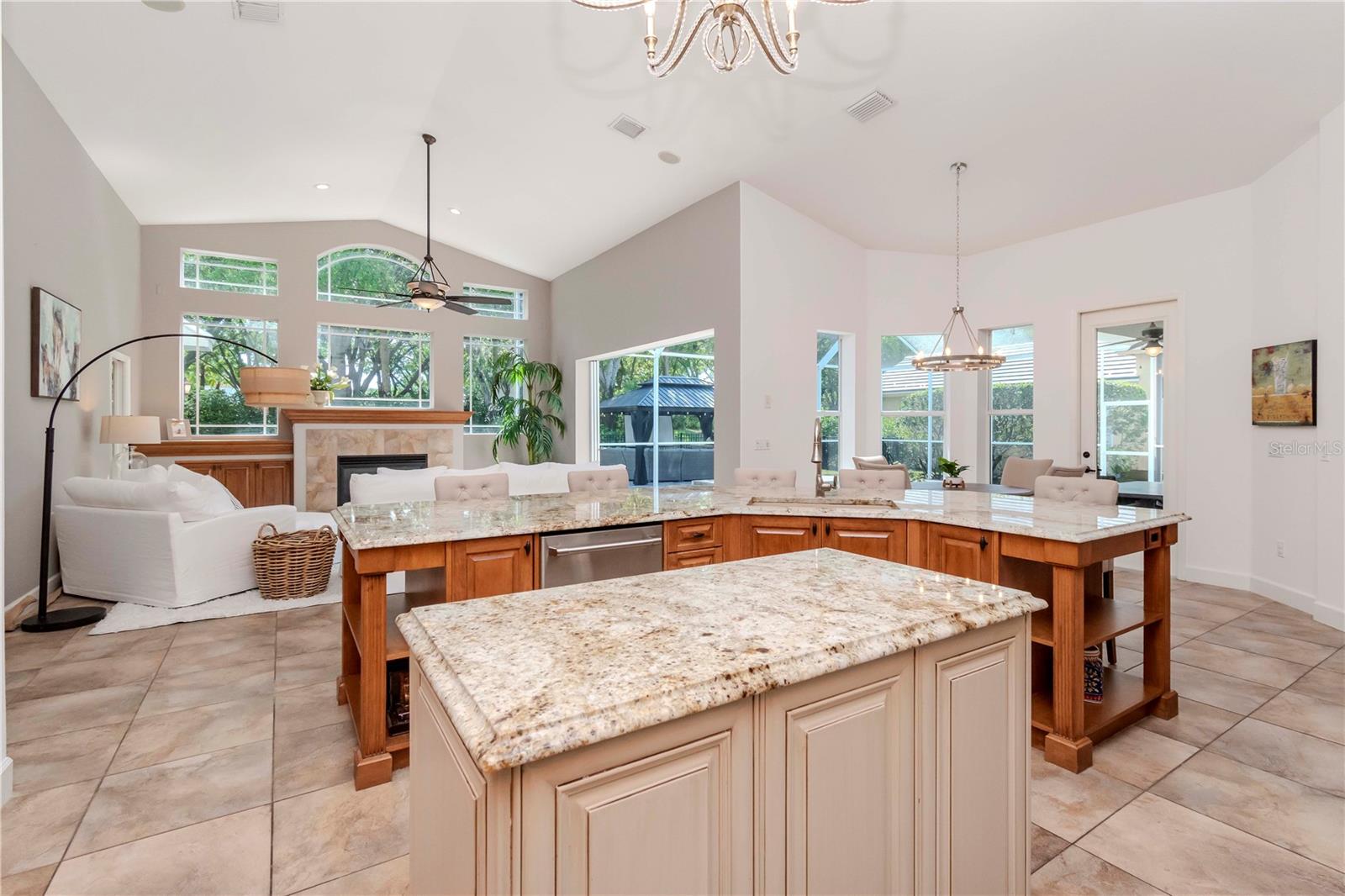 5151 JASMINE WAY