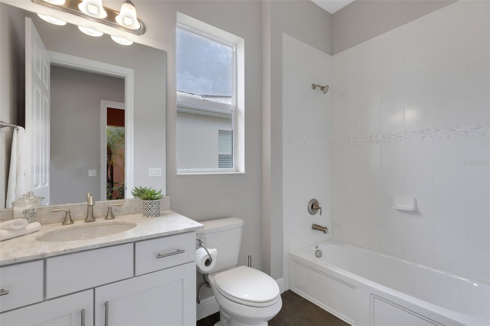 5203 LAKE OVERLOOK AVE