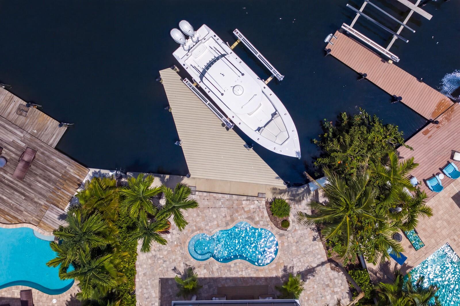 201 N HARBOR DR