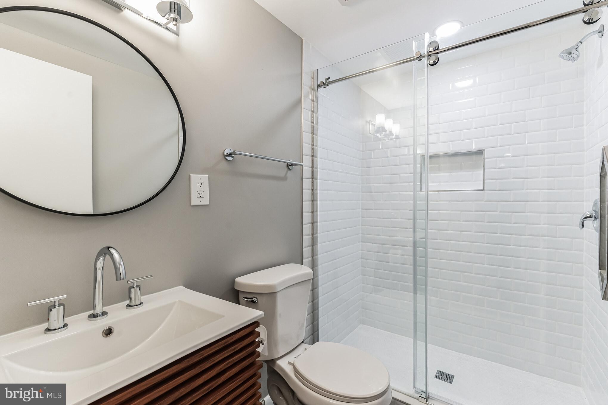 4820 S DAKOTA AVENUE NE