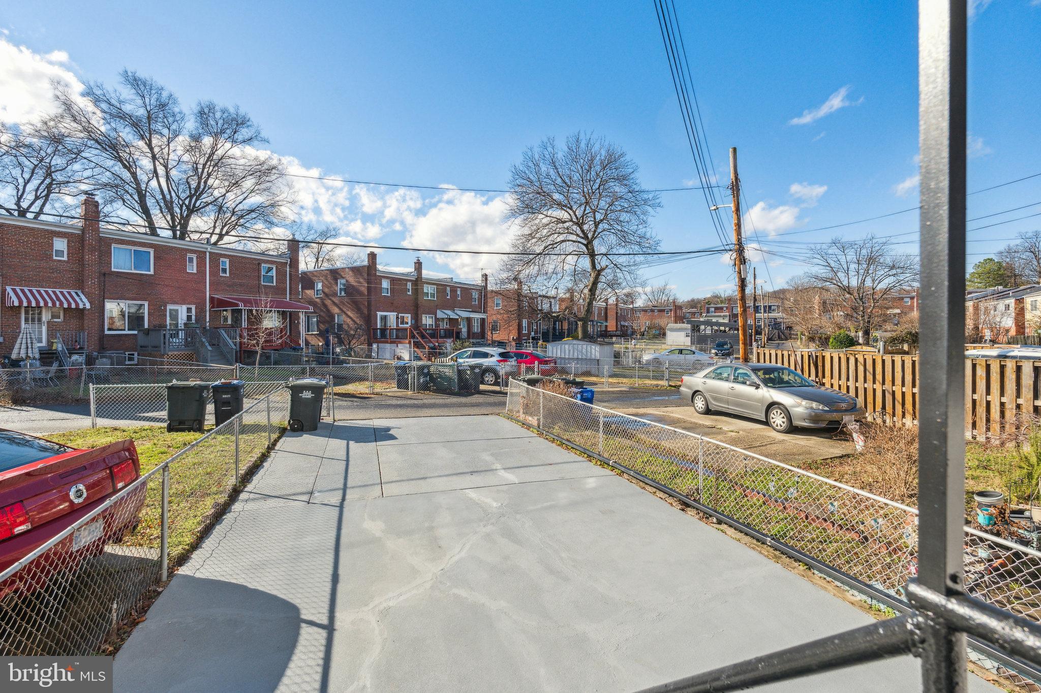 4820 S DAKOTA AVENUE NE