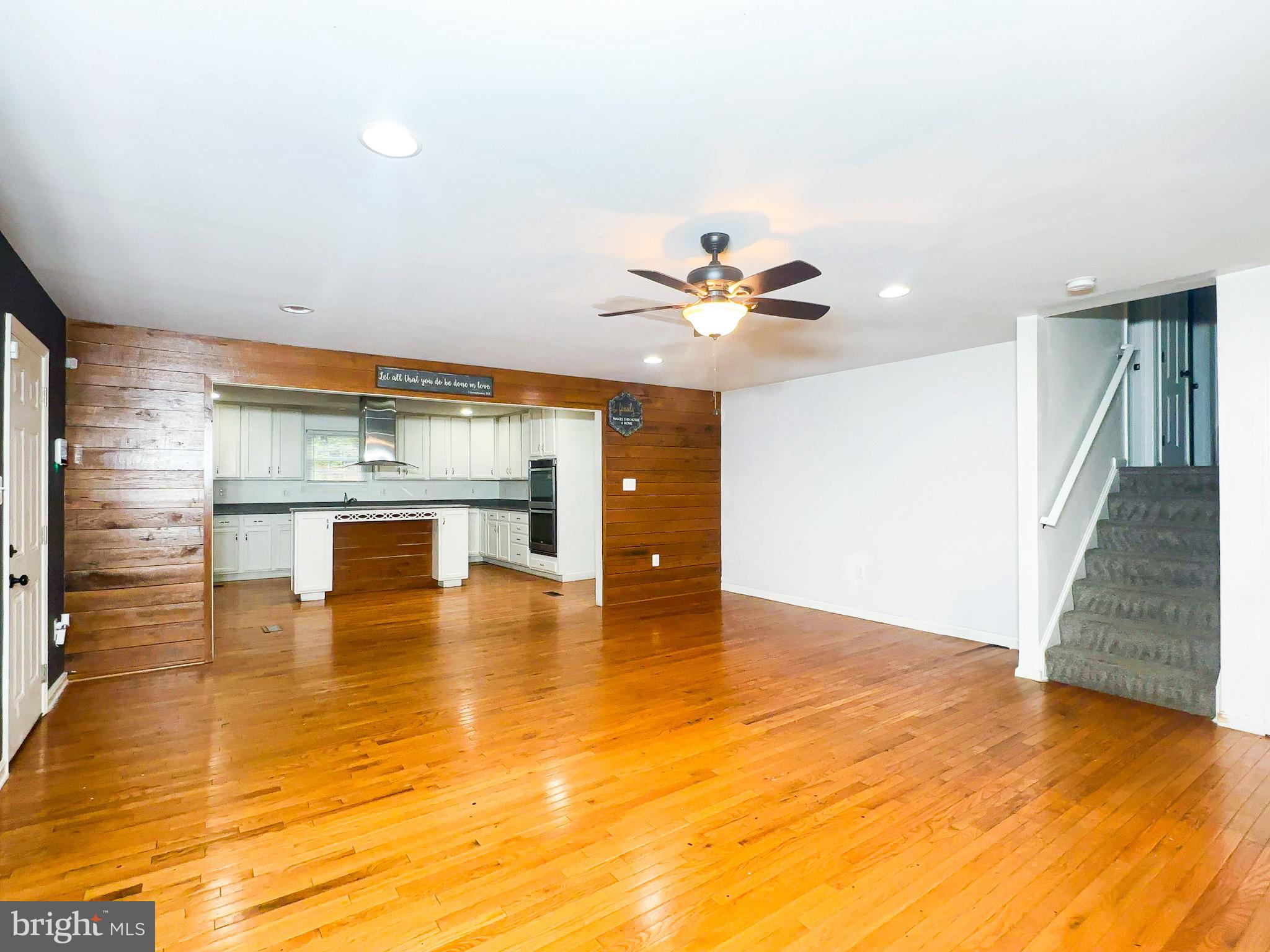 2204 HOLLY OAK COURT