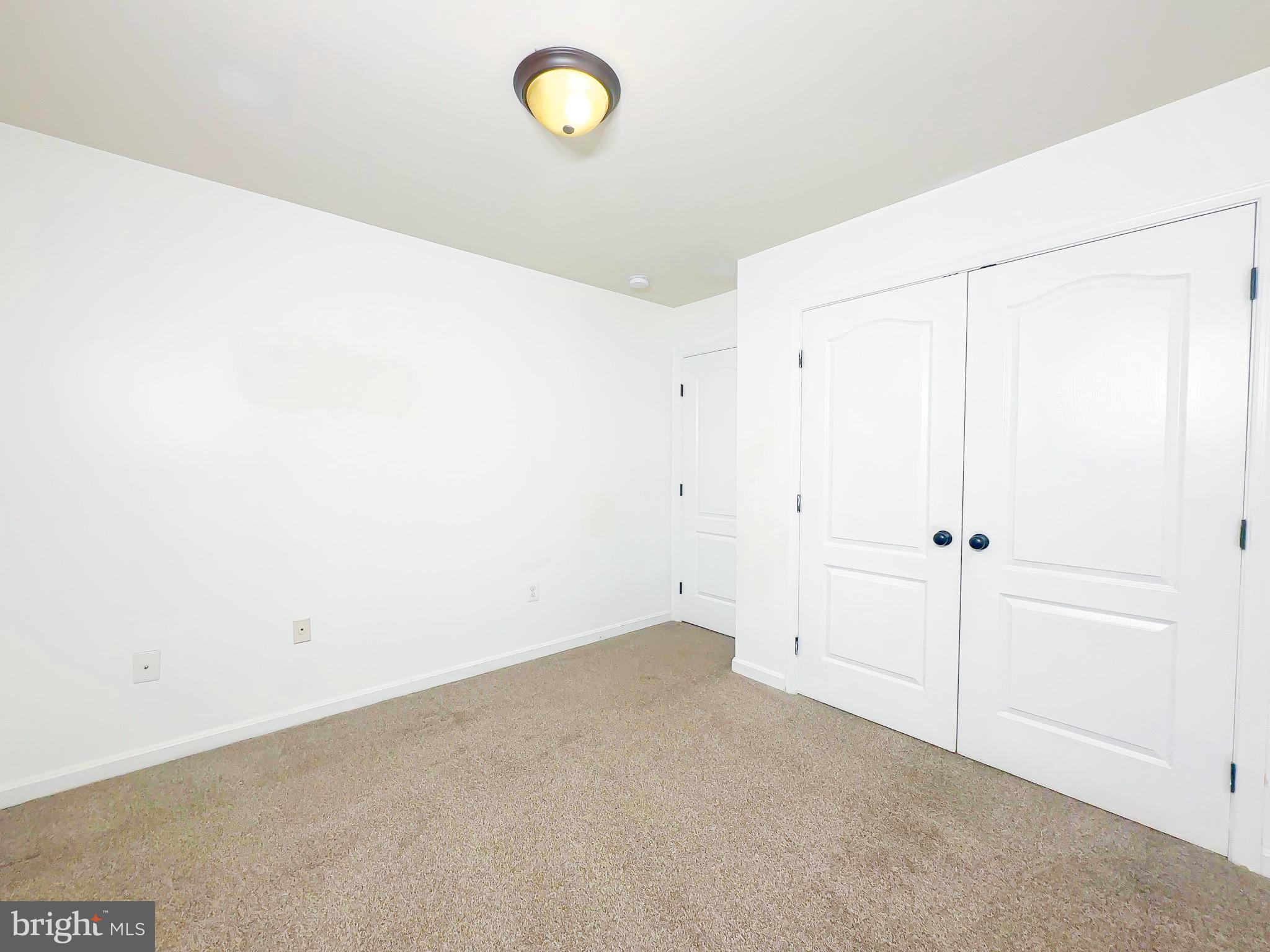 2204 HOLLY OAK COURT