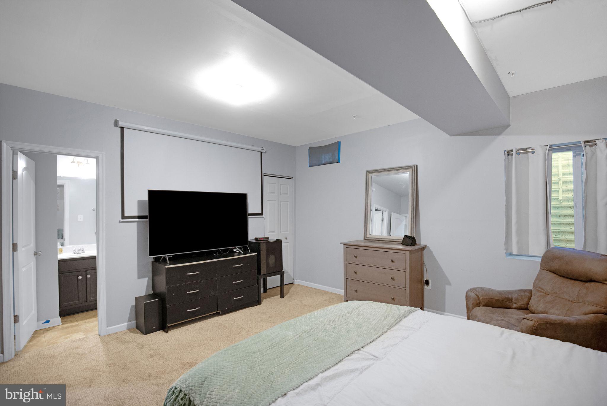 9619 BYWARD BOULEVARD