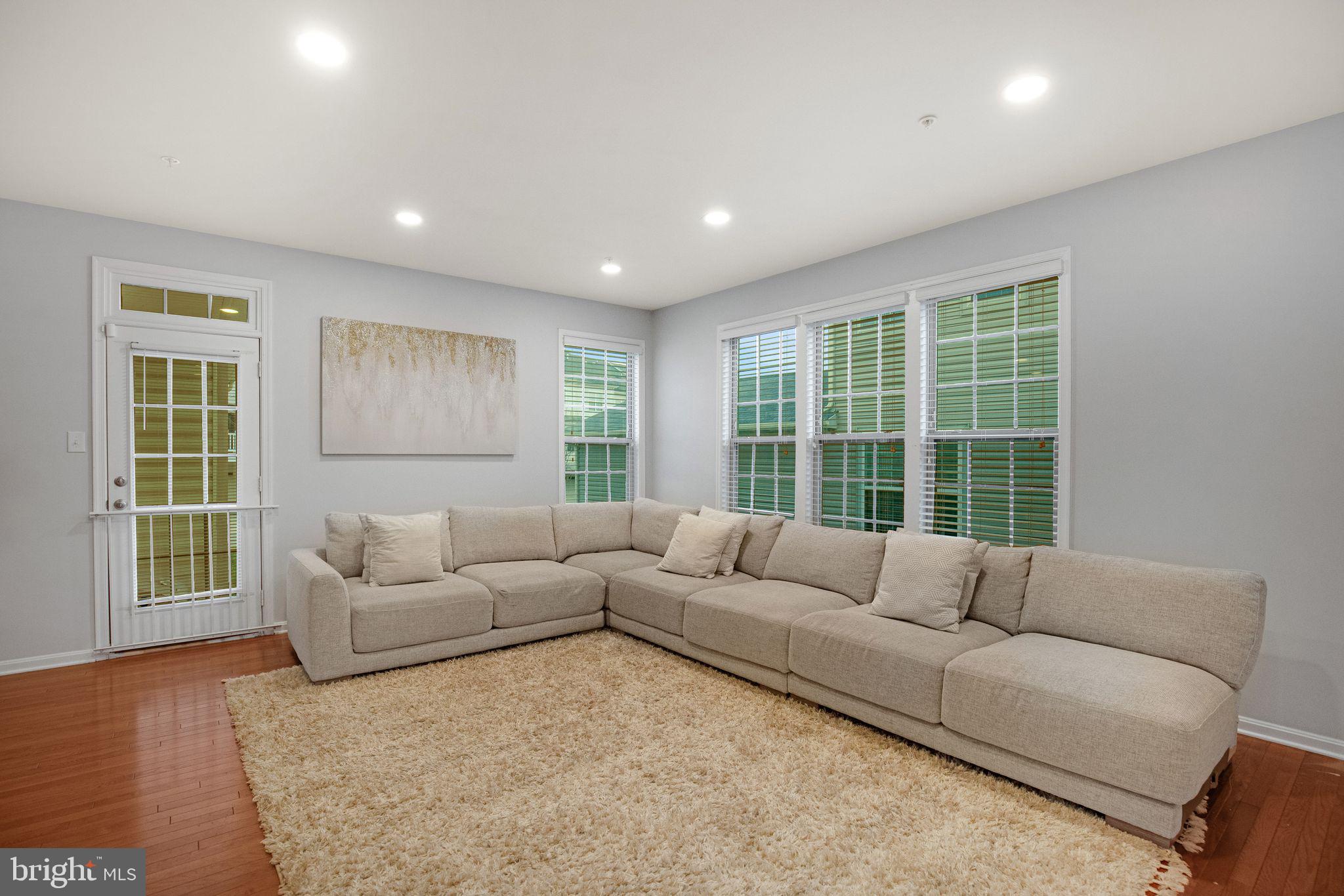 9619 BYWARD BOULEVARD