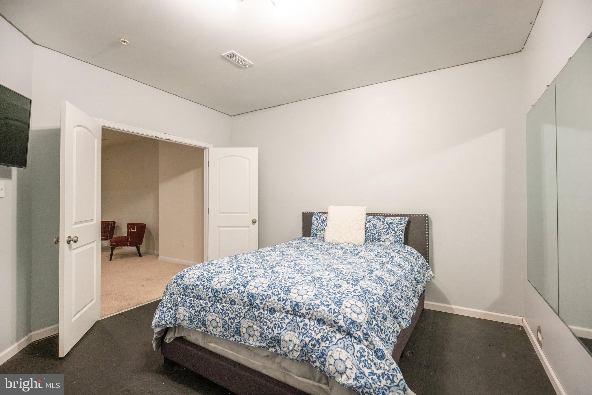 9619 BYWARD BOULEVARD