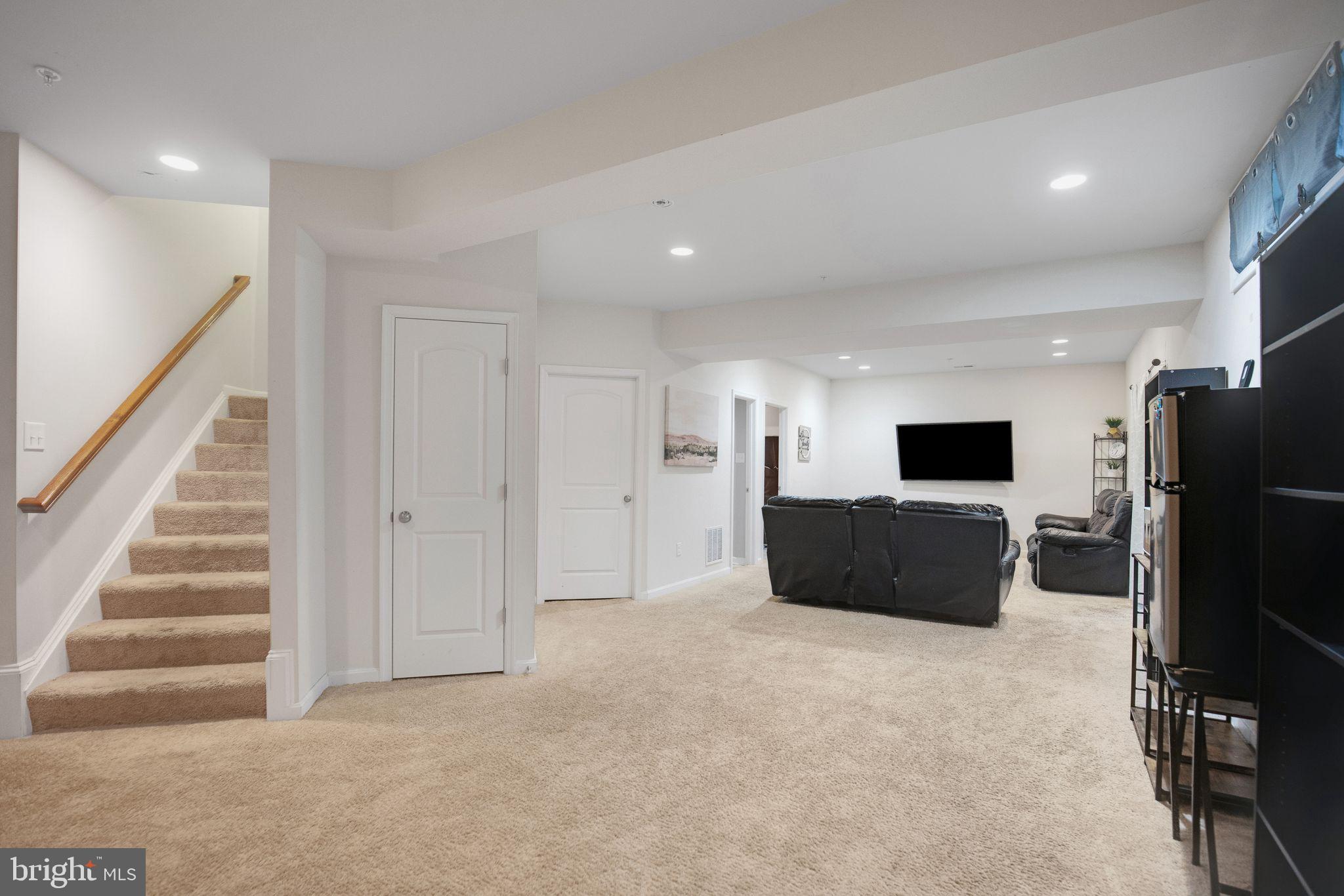 9619 BYWARD BOULEVARD