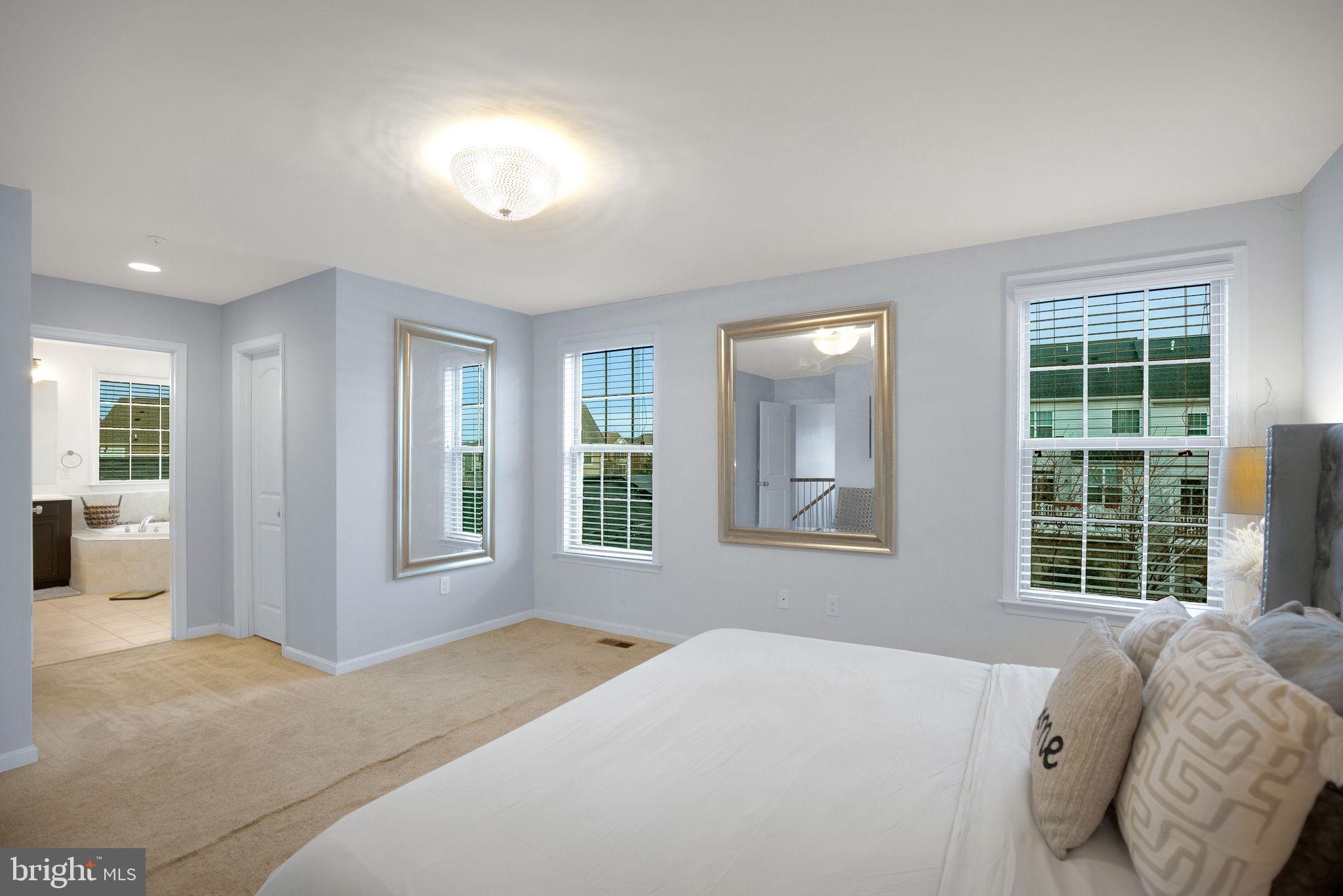 9619 BYWARD BOULEVARD