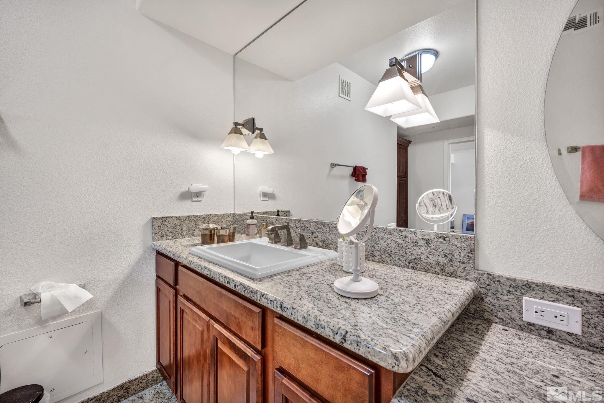 200 W 2nd St Unit: 1207