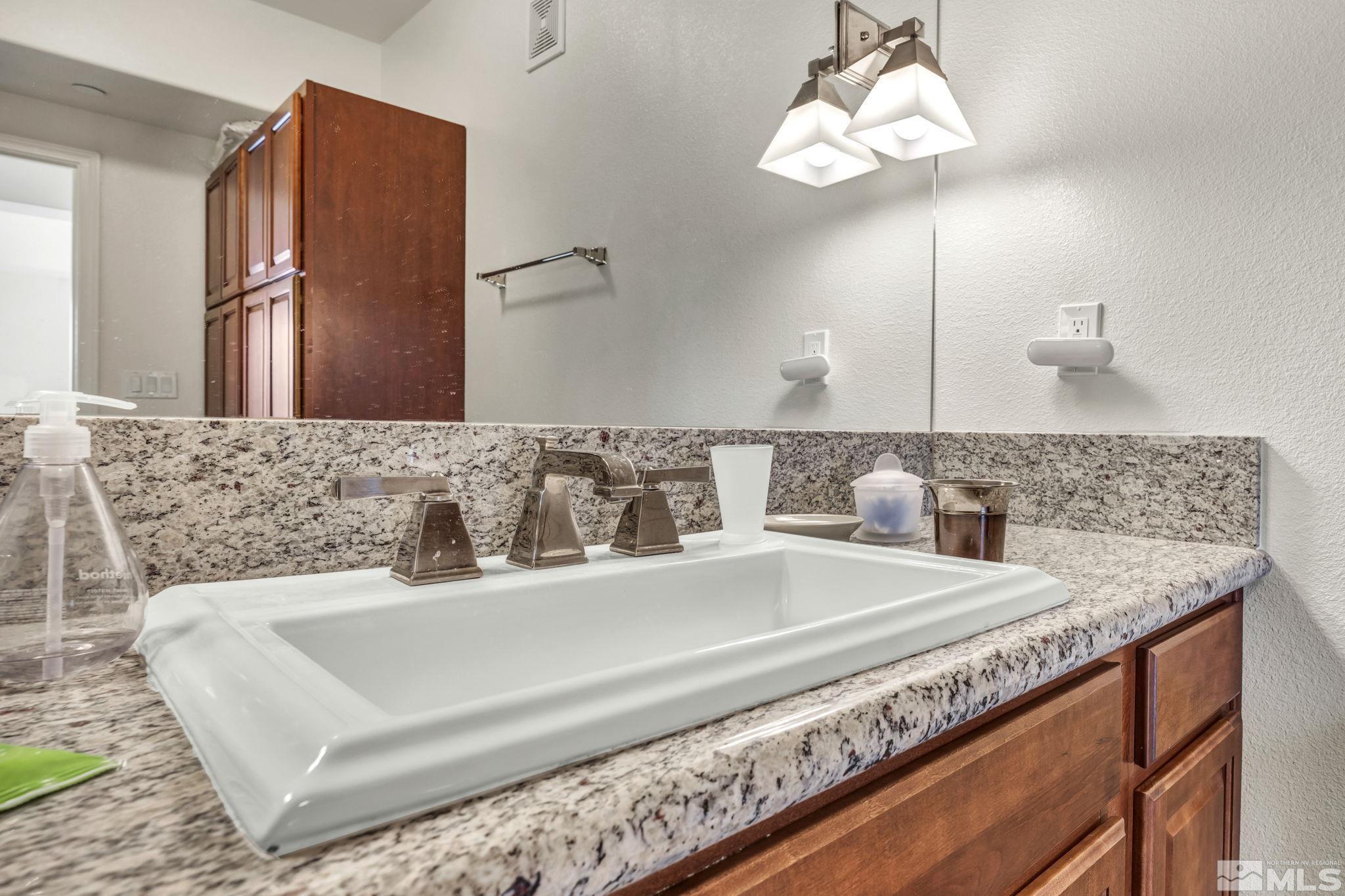 200 W 2nd St Unit: 1207