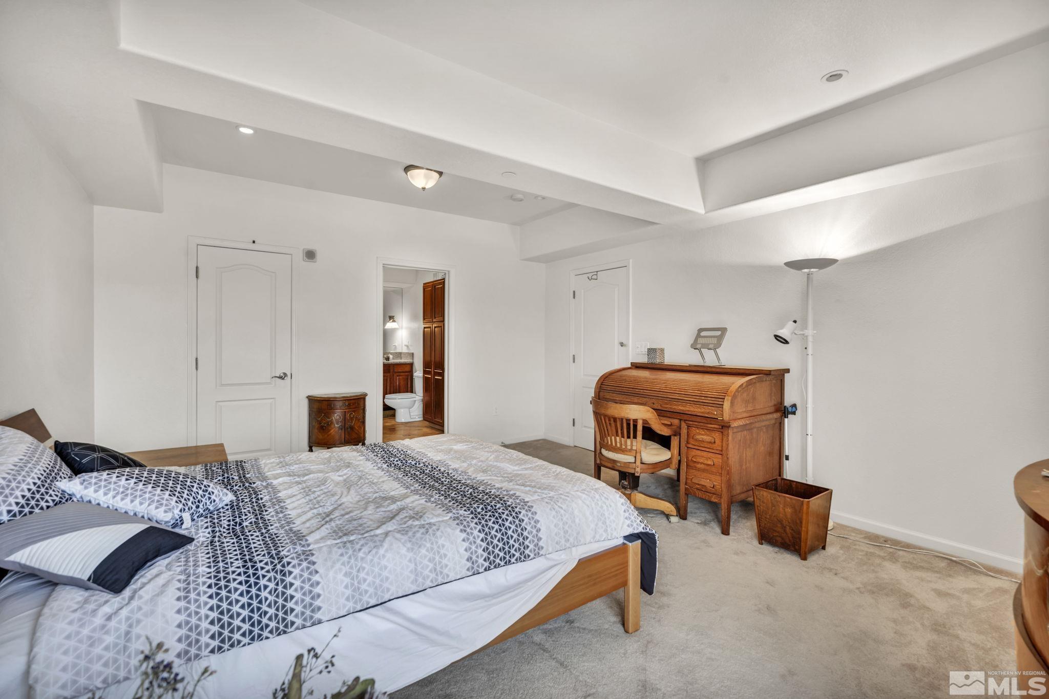 200 W 2nd St Unit: 1207